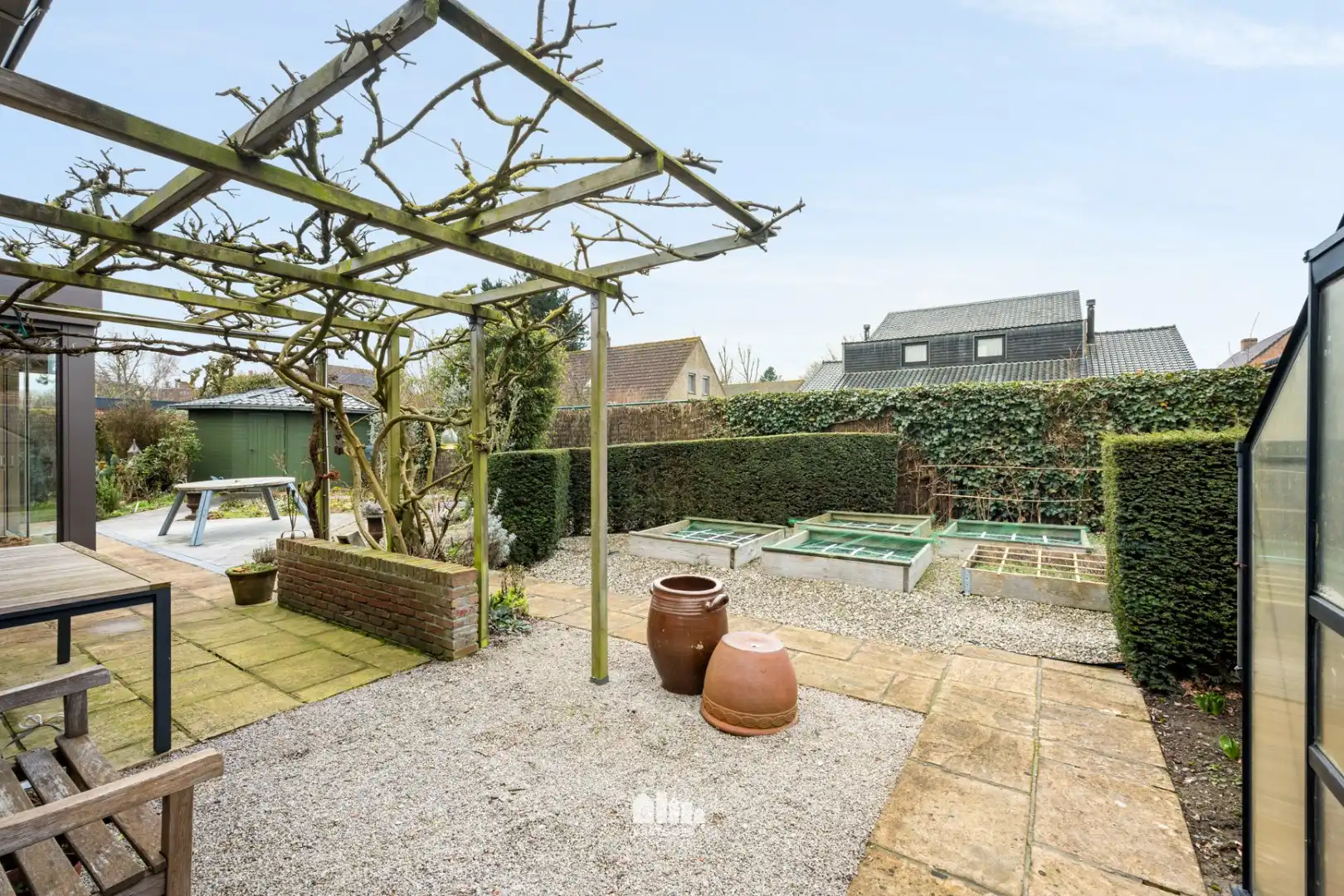 Instapklare villa met zonnige tuin op topligging in rustige wijk te Ieper foto 33