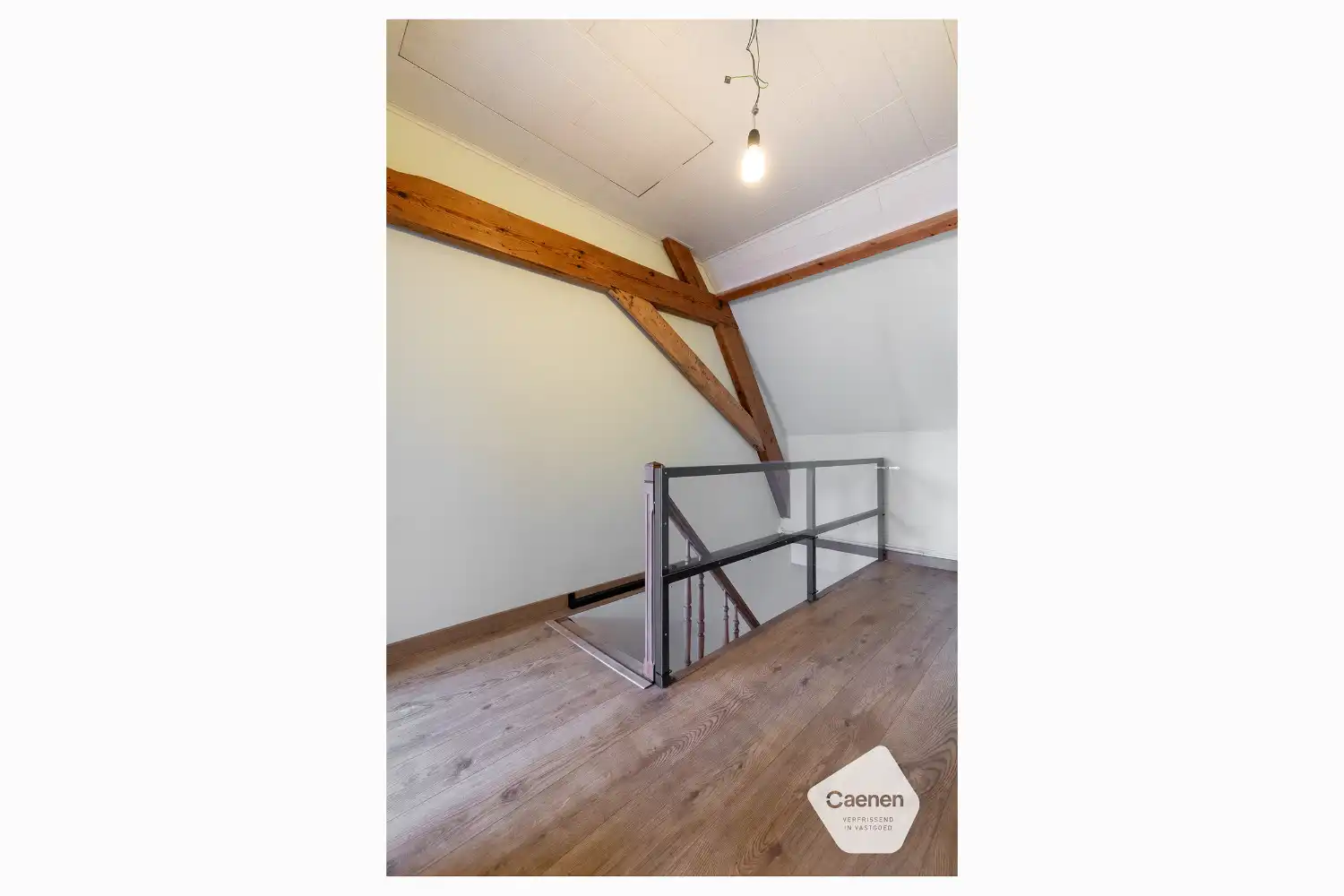 Charmante halfopen woning met tuin en garage in het centrum van Ruddervoorde. foto 11