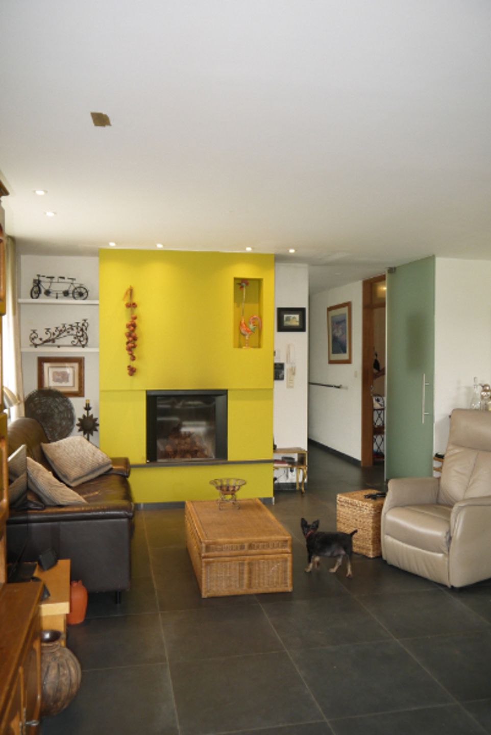 Woning in goede staat met garage op topligging foto 3