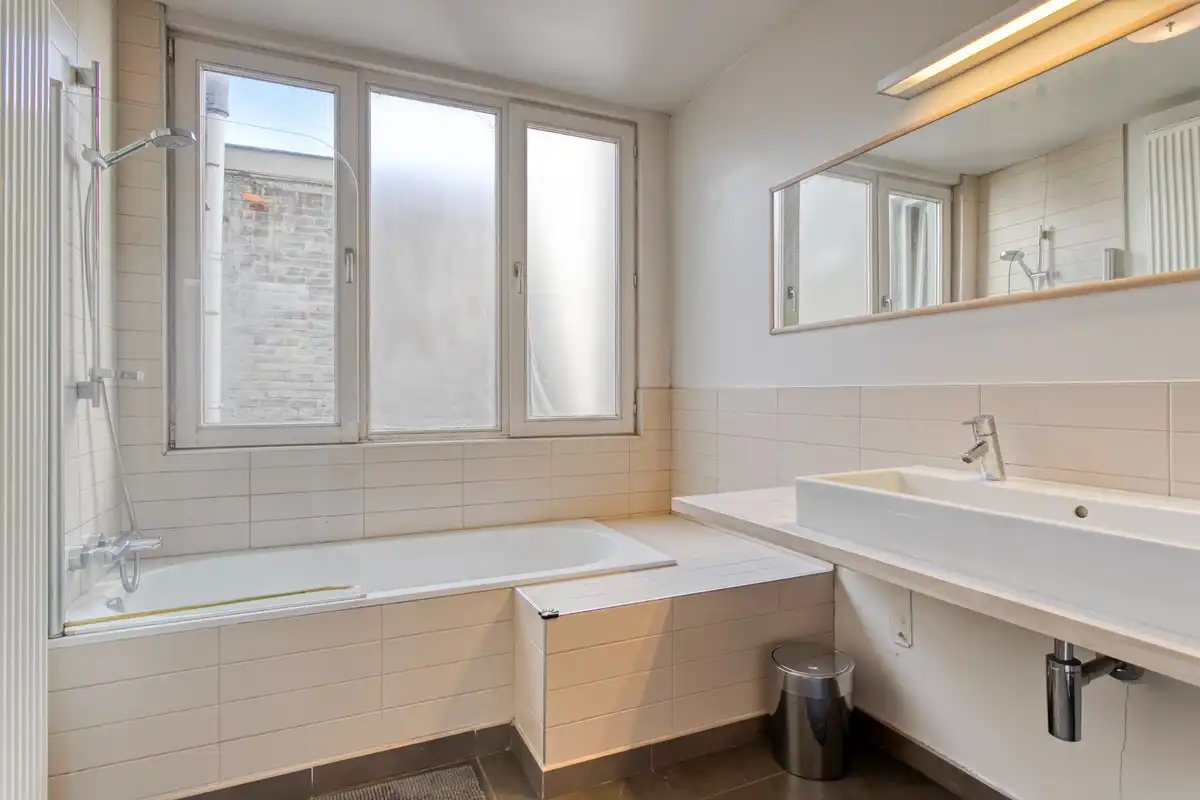 Karaktervol appartement met groot terras (20m²) in het midden van de stad aan het Karmelietenklooster en het Gravensteen. foto 10