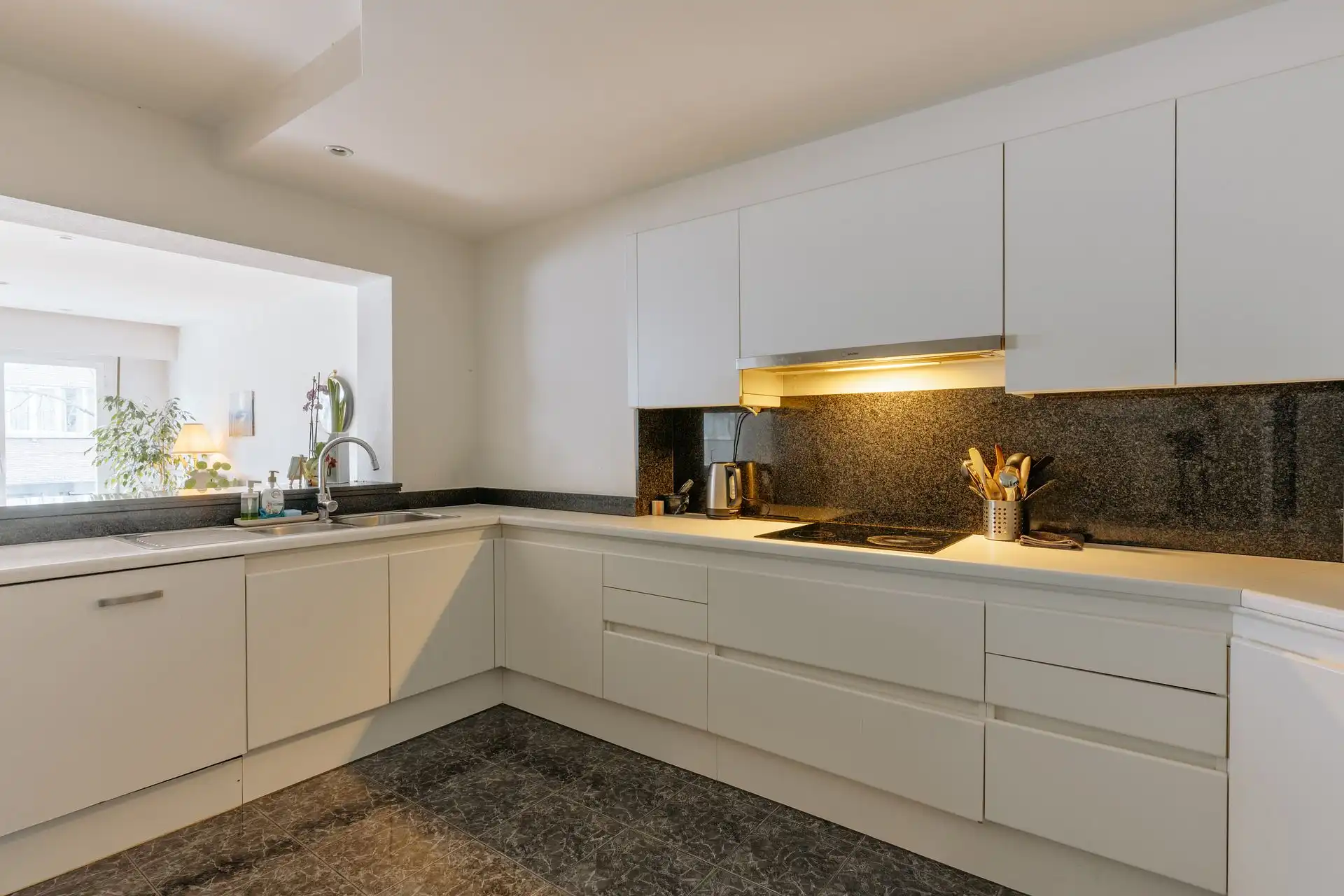 Zeer ruim 2-slaapkamerappartement in het centrum van Wilrijk foto 7