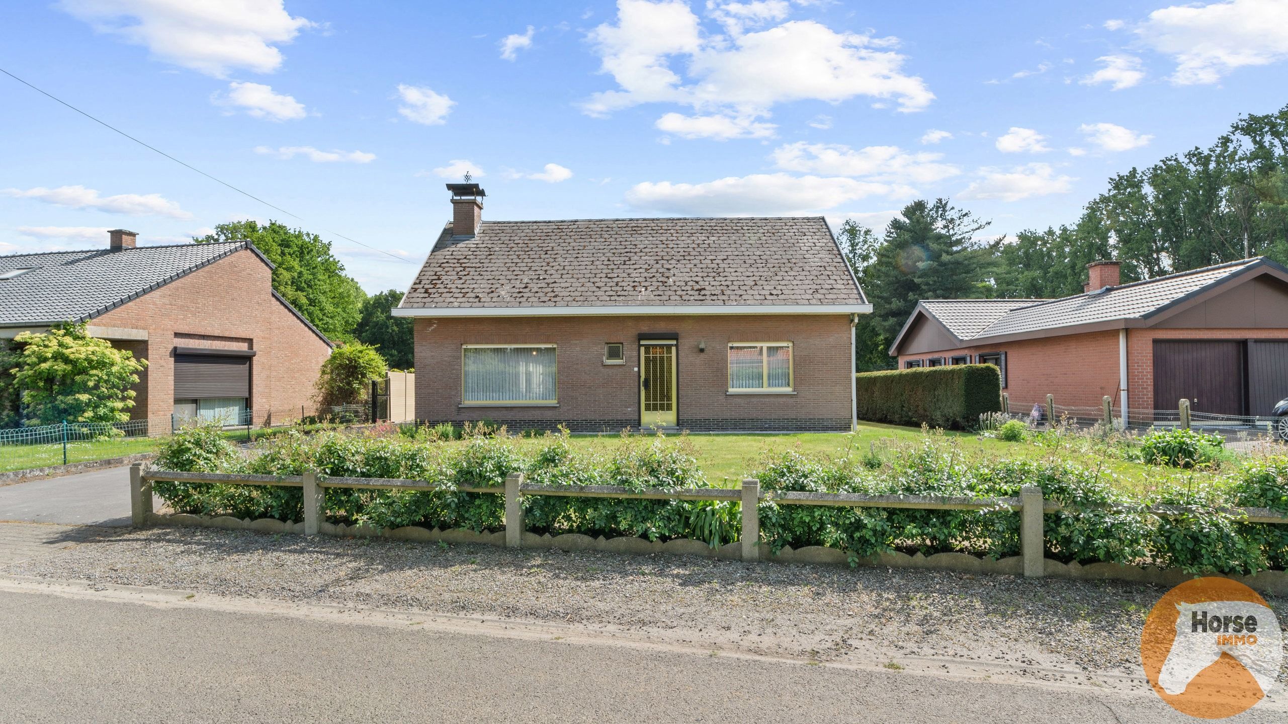 Hoofdfoto van de publicatie: NIEUWRODE - Op te frissen woning op +/- 1ha30a