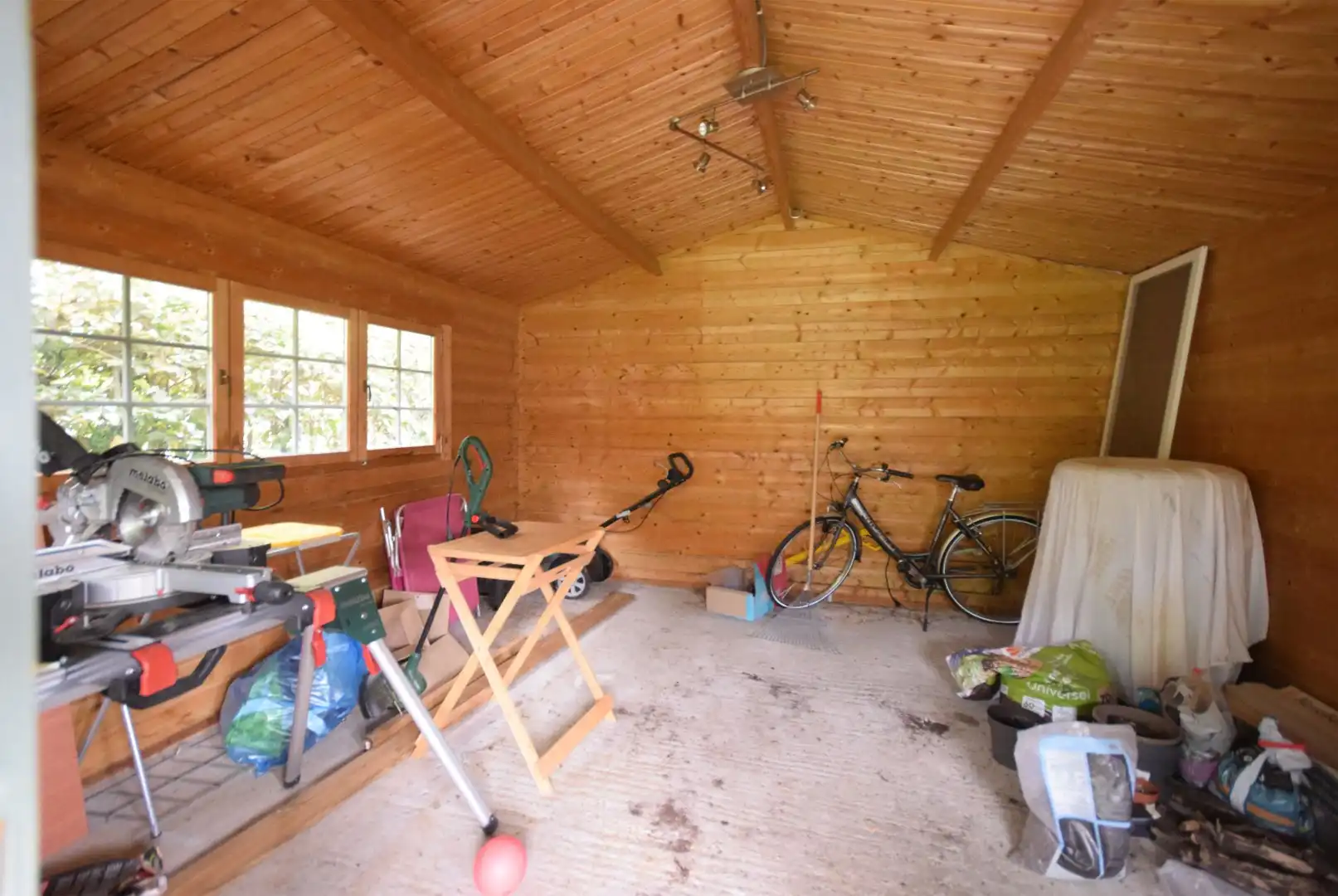 RUSTIG GELEGEN GEZINSWONING MET 3 SLAAPKAMERS, GARAGE EN ZONNIGE TUIN foto 13