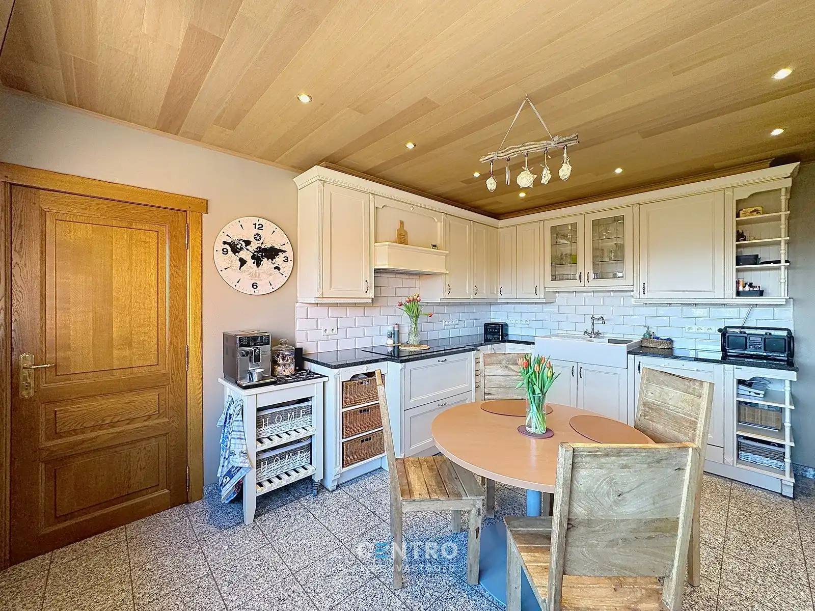 Woning met magazijn op interessante ligging te Gistel! foto 9