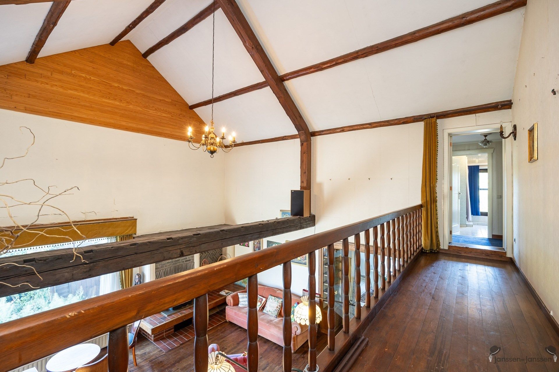 Te renoveren woning op unieke landelijke locatie! foto 22