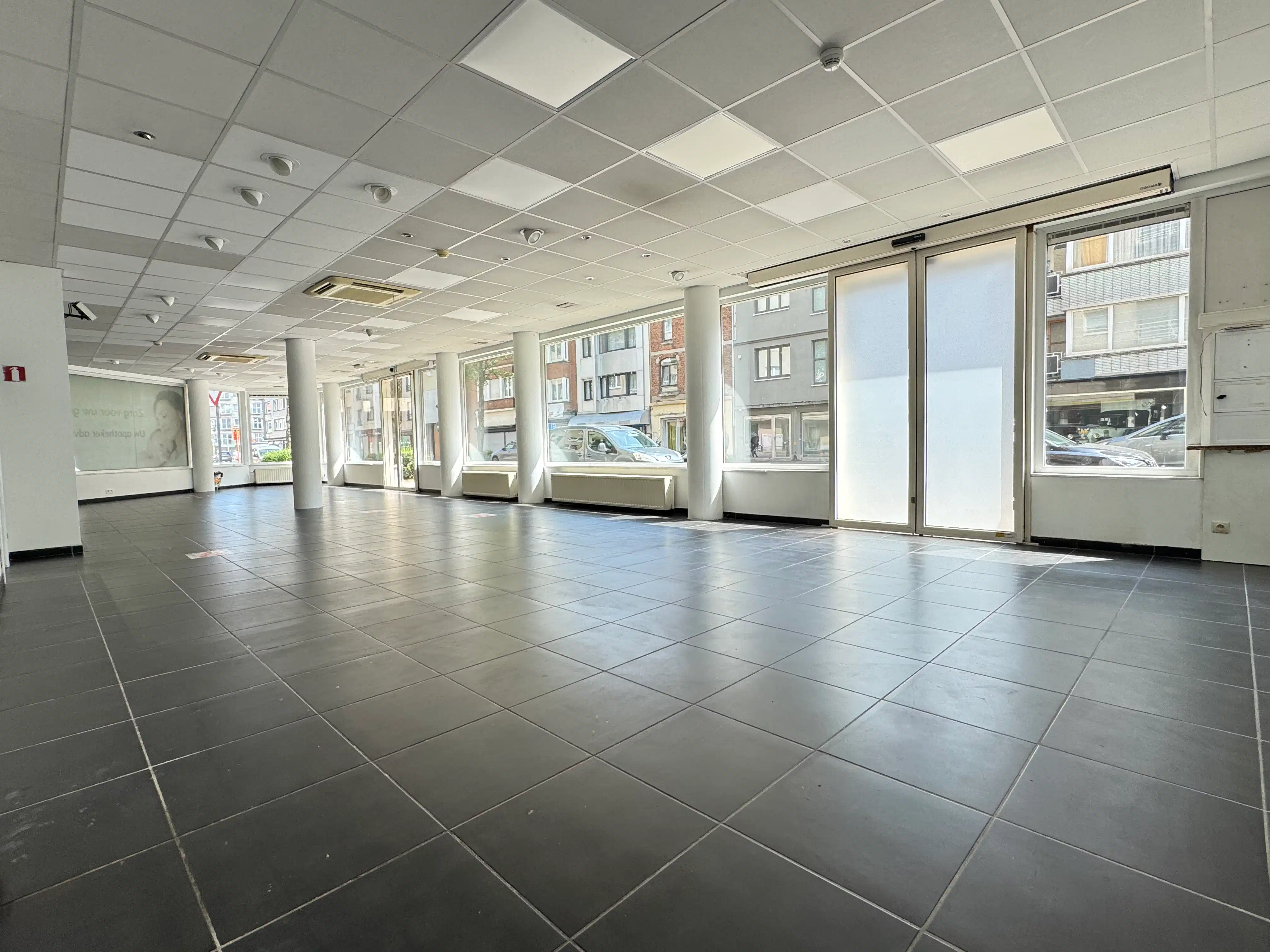Handelsgelijkvloers hoeklocatie (106m²) foto 7