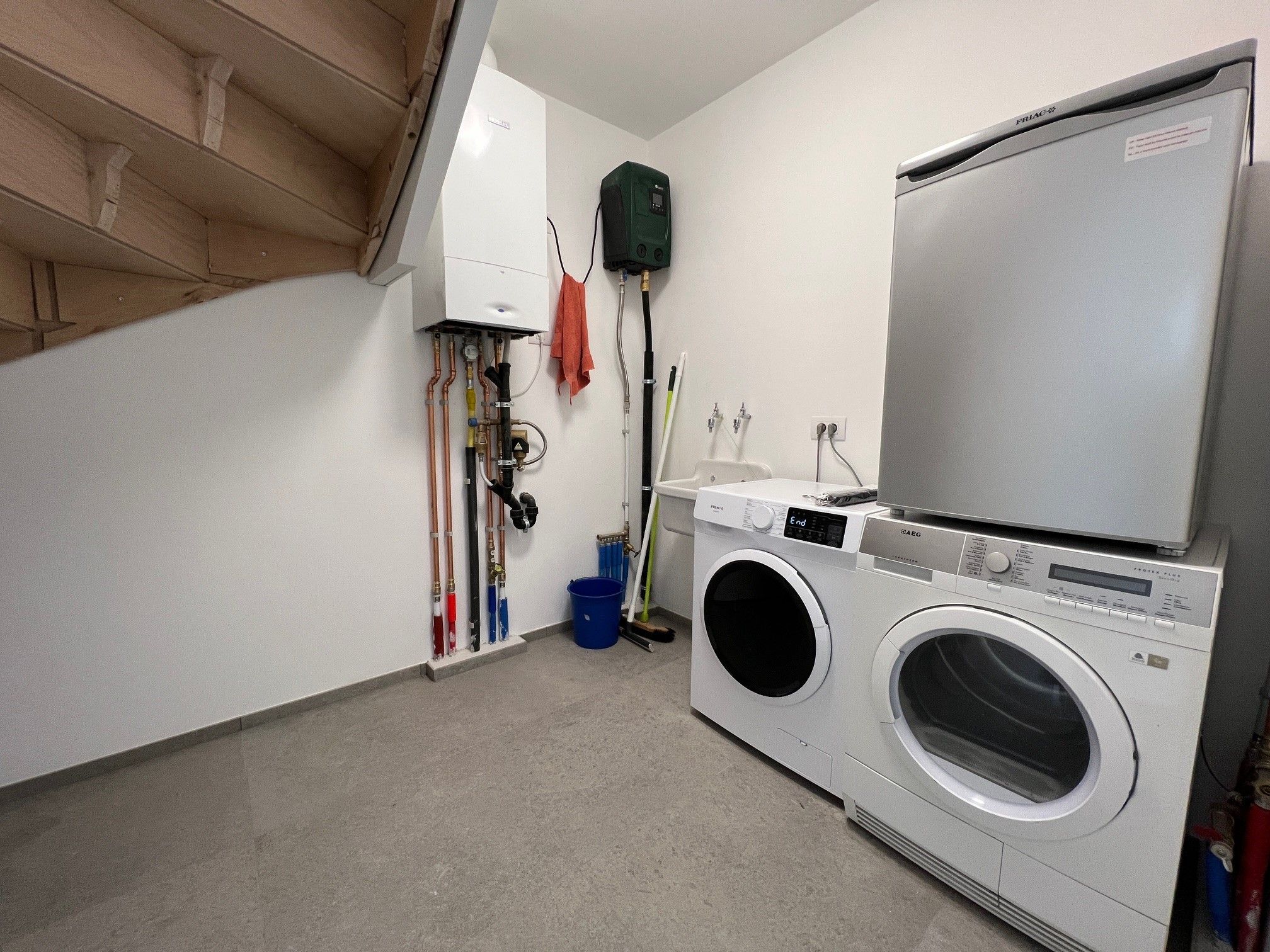 Nieuwbouwwoning met 4 slaapkamers en garage foto 4