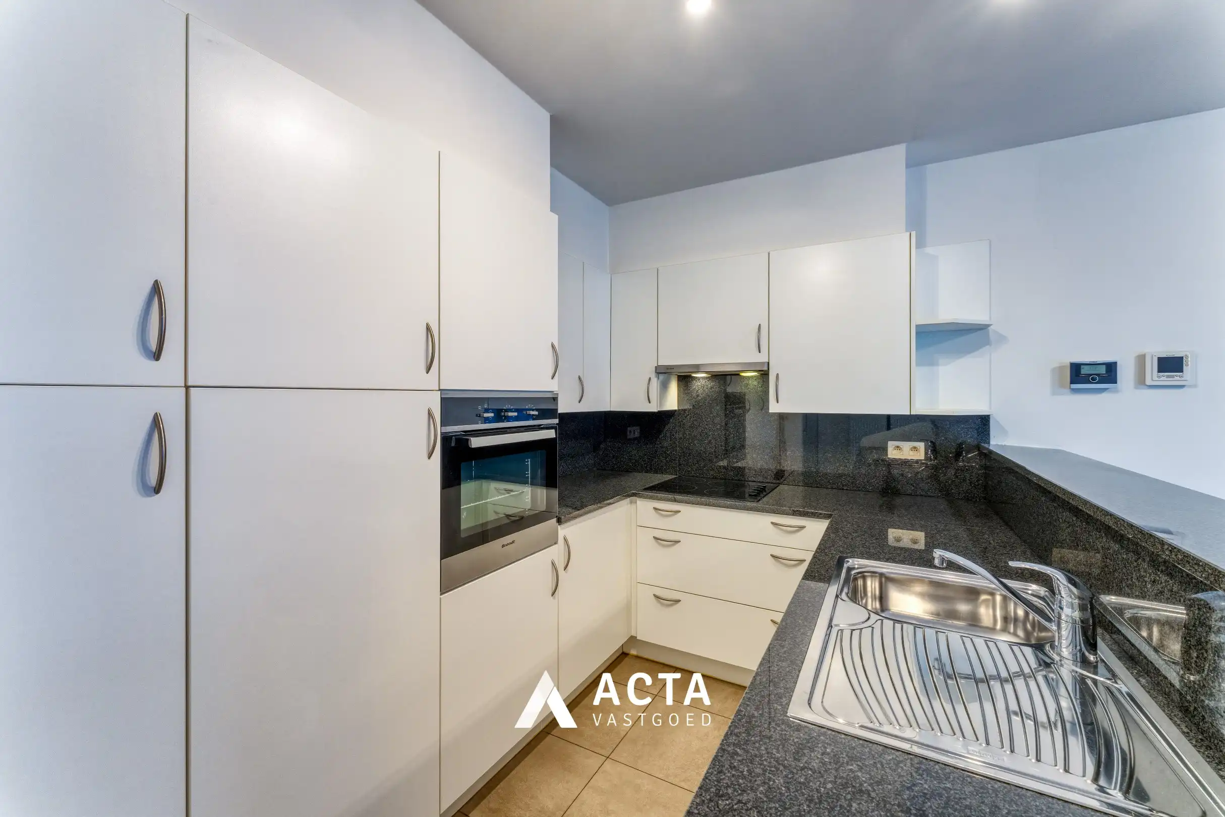 Recent appartement met twee slaapkamers aan het Leopoldpark! foto 3