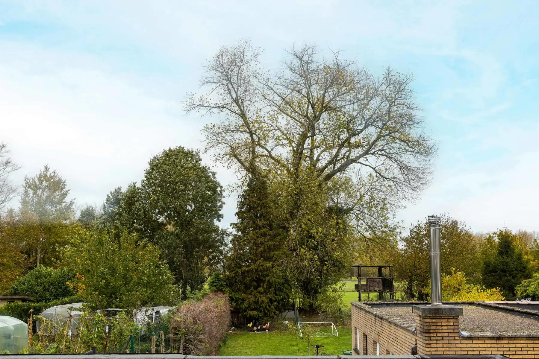 Instapklare HOB met 4 slaapkamers en tuin! foto 22