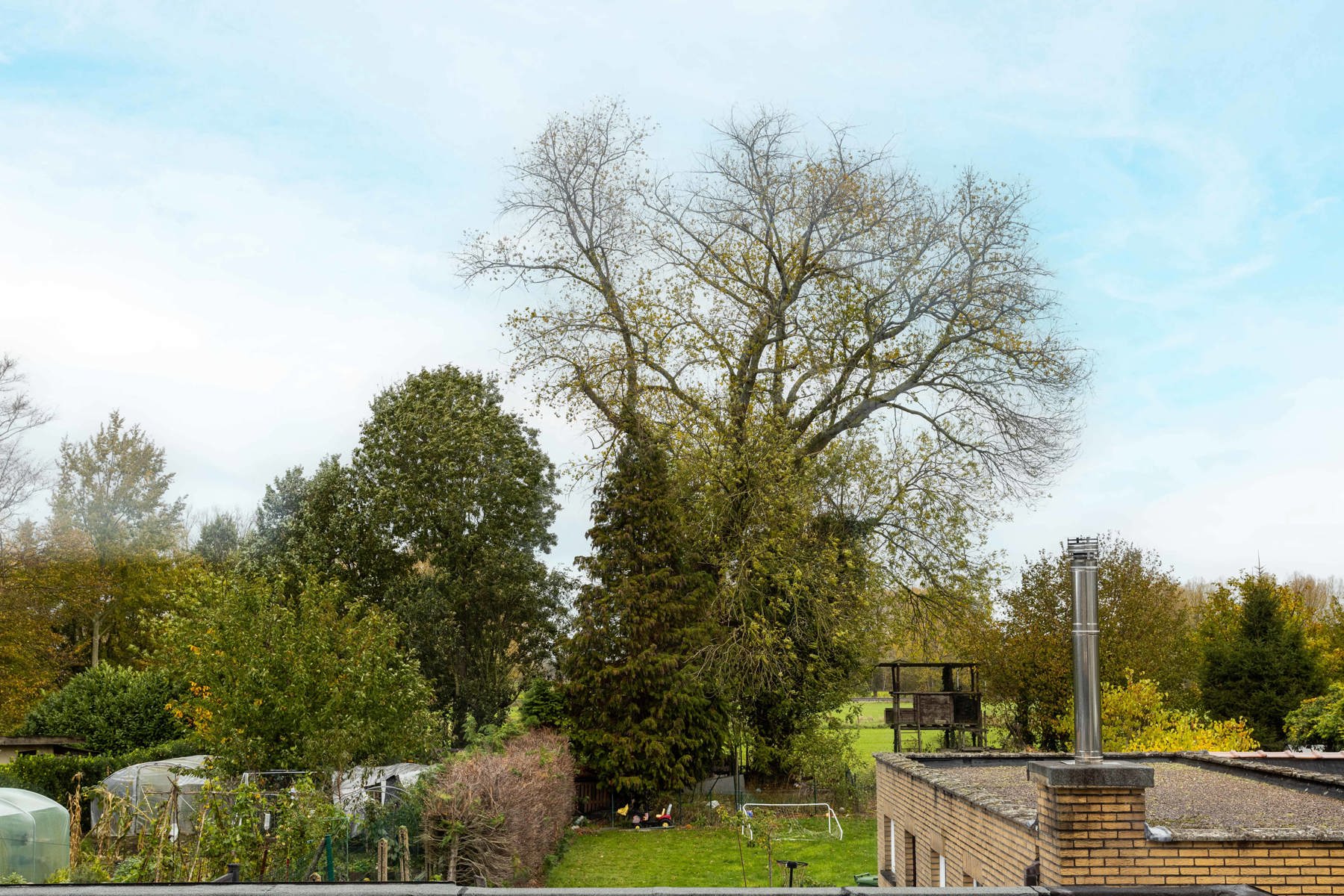 Instapklare HOB met 4 slaapkamers en tuin! foto 22