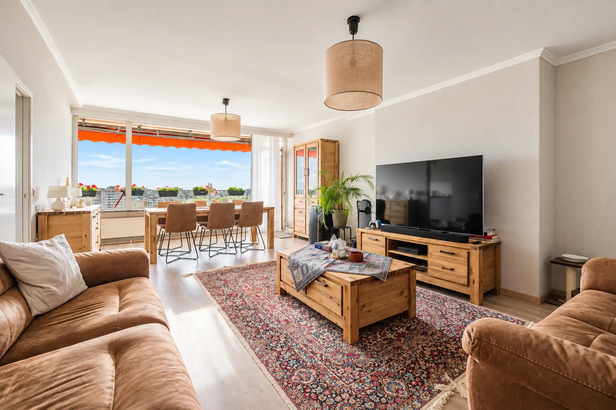 Lichtrijk appartement met 2 slp, 2x terras en garage te Gent foto 2