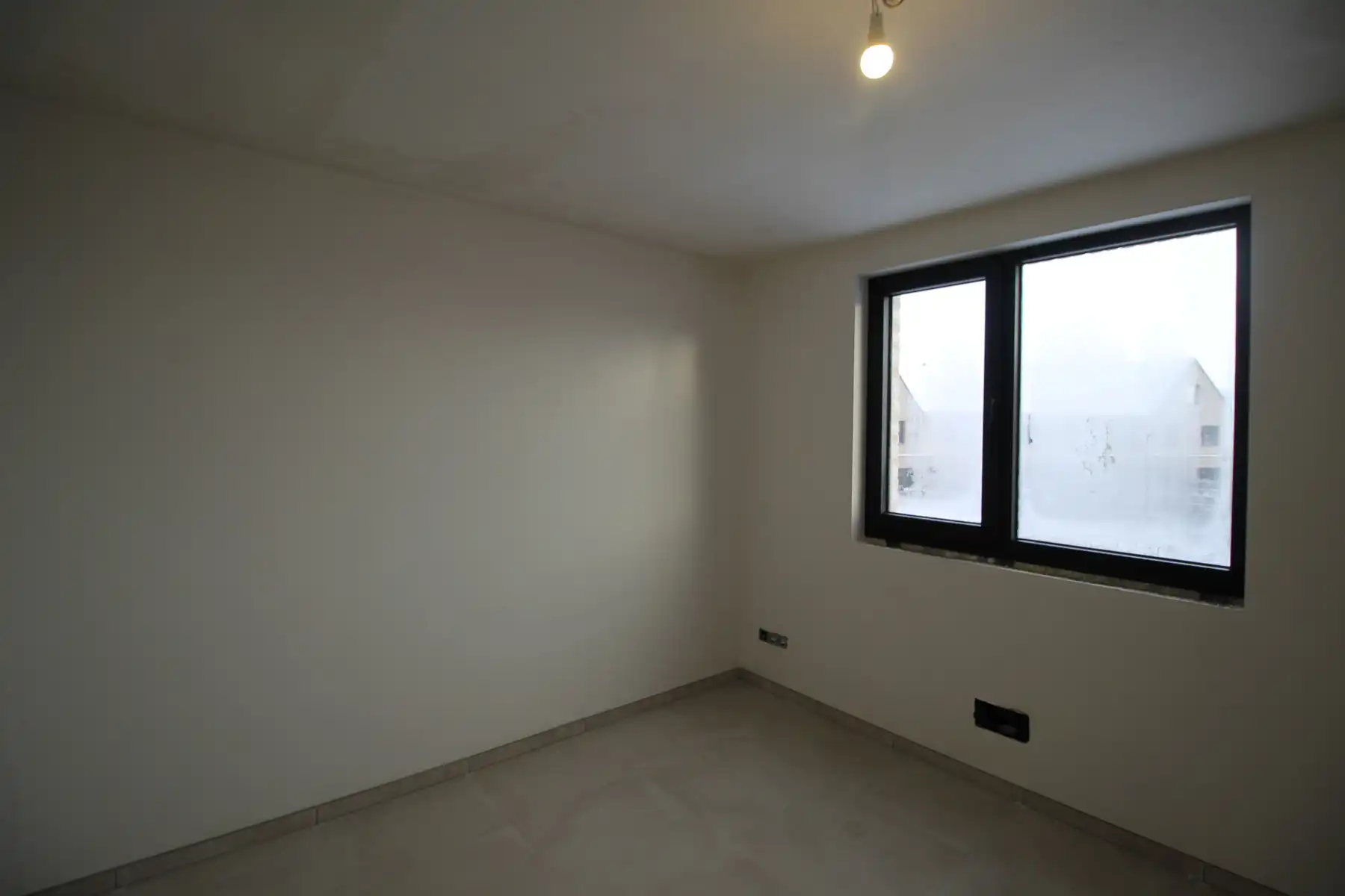 Energiezuinige nieuwbouwwoning met 4 slaapkamers, terras met tuin, tuinberging, carport en autostaanplaats. foto 18