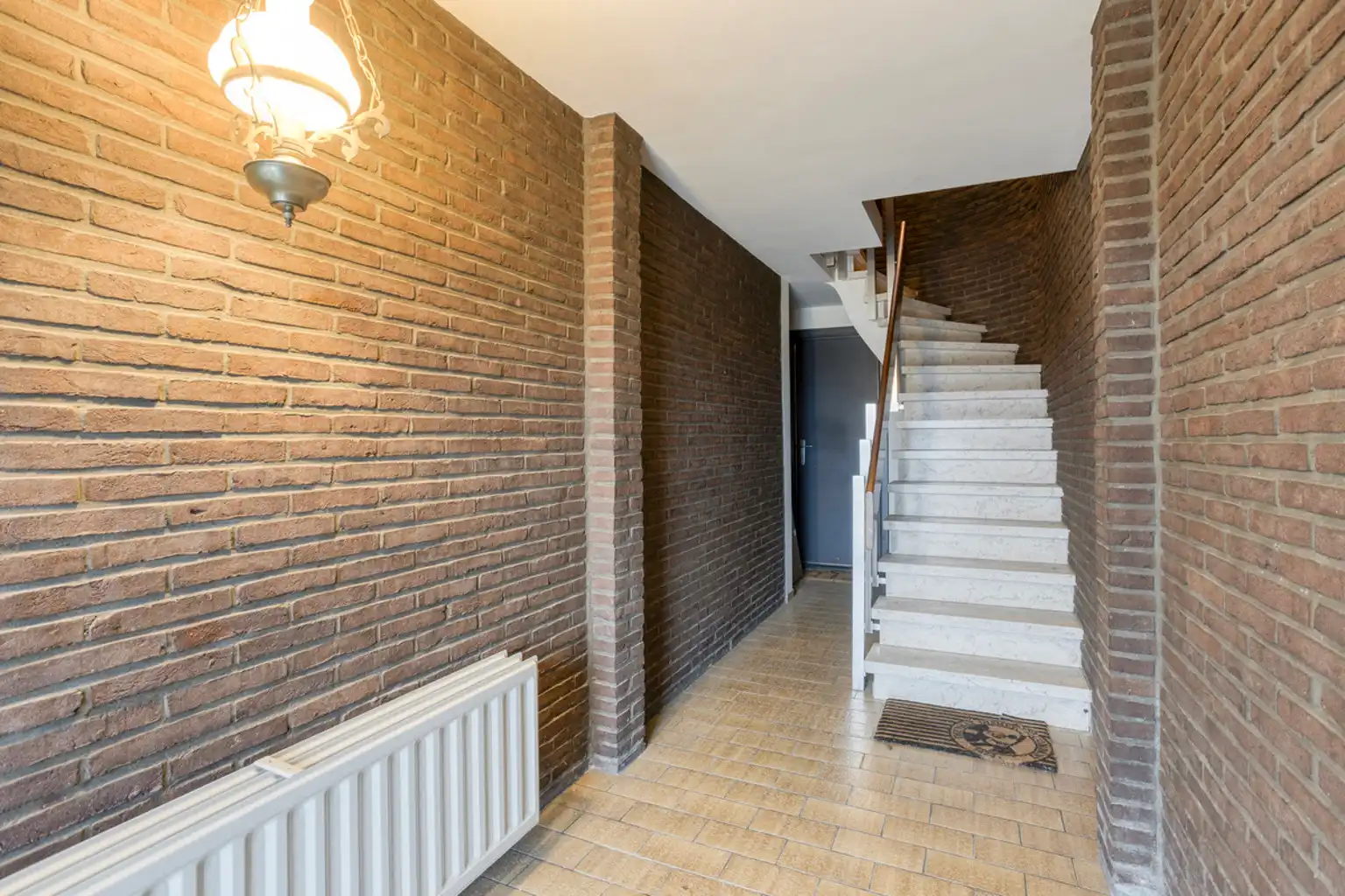 2-slaapkamer appartement in een kleinschalig gebouw foto 2