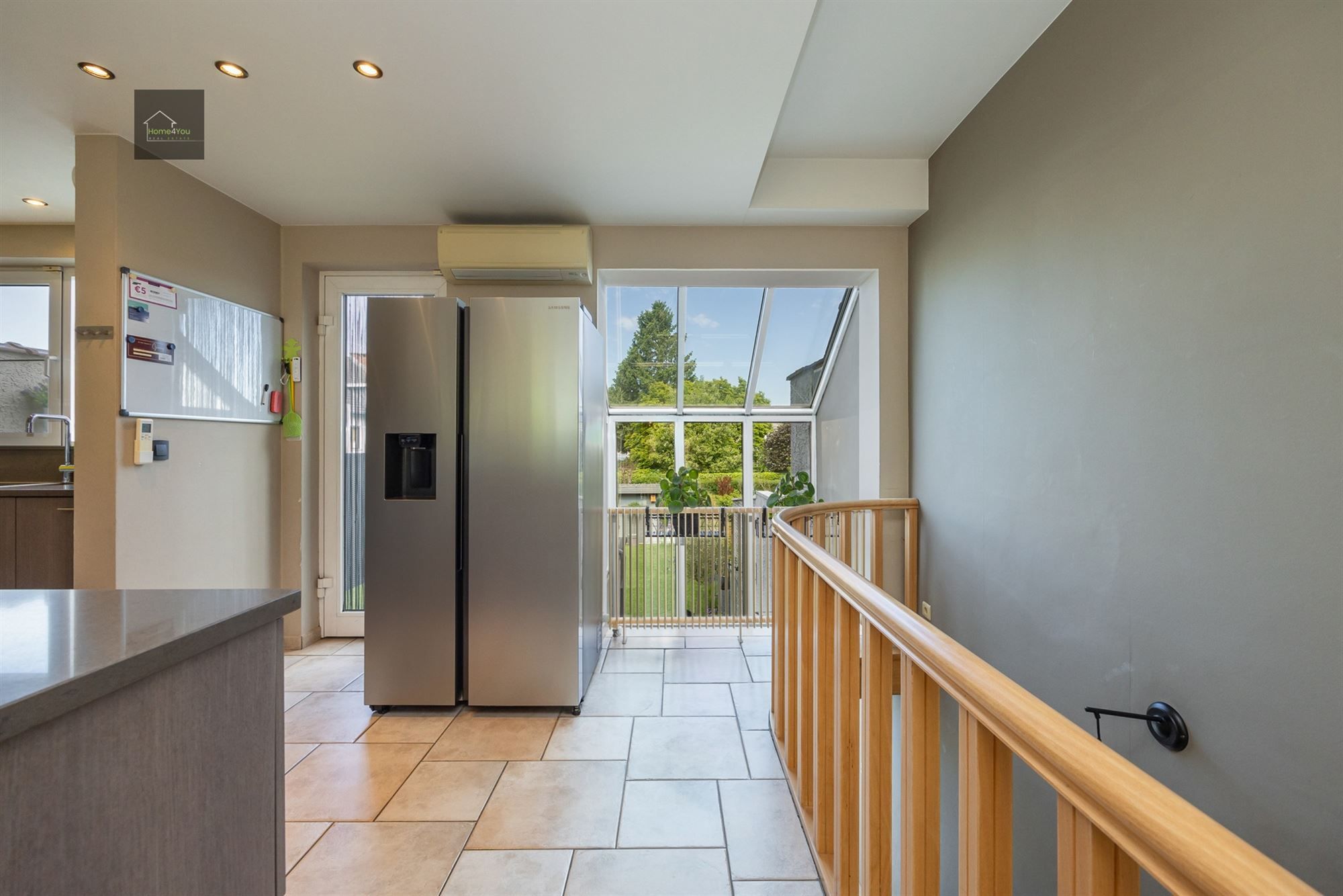 Instapklare woning met zonnepanelen op TOP locatie foto 11
