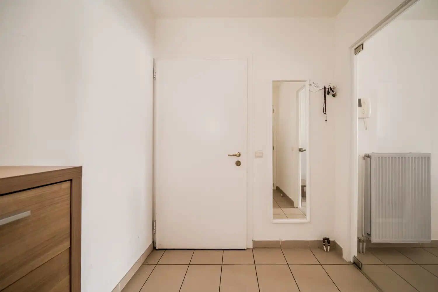 Ruim appartement op strategische locatie met veel lichtinval foto 4