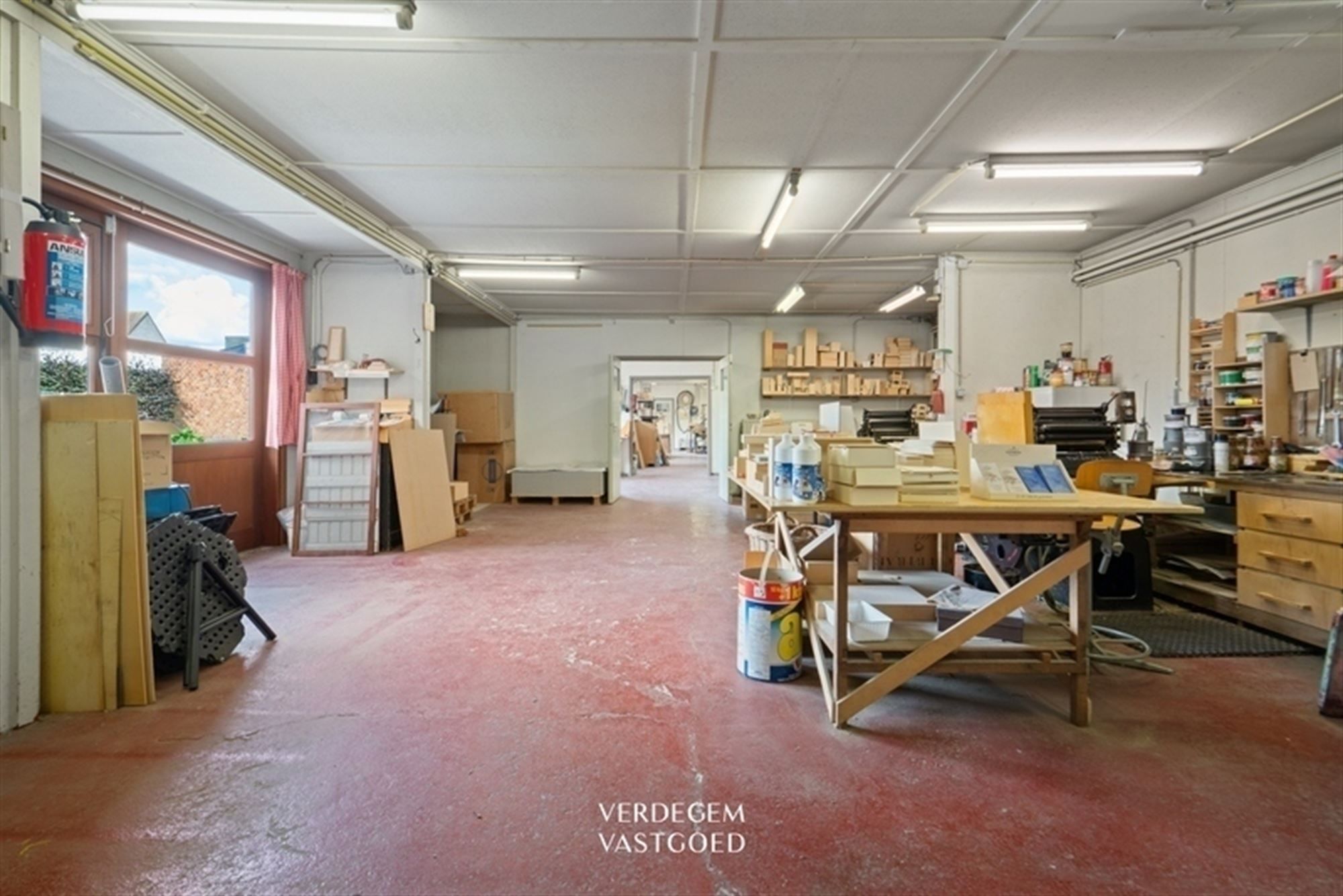 Te renoveren bungalow met magazijn op terrein van 1.826m² foto 23