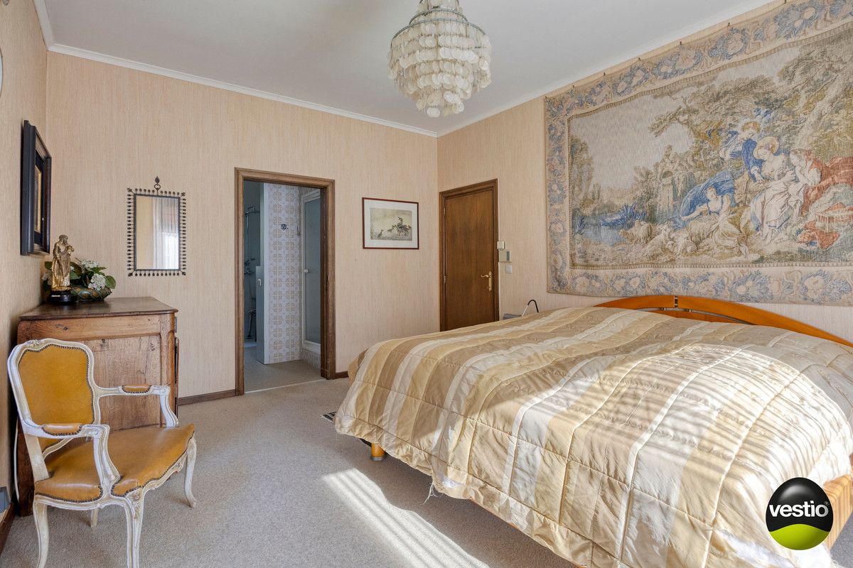 RUIME RESIDENTIEEL GELEGEN VILLA OP 46A89CA NABIJ CENTRUM BILZEN. foto 25