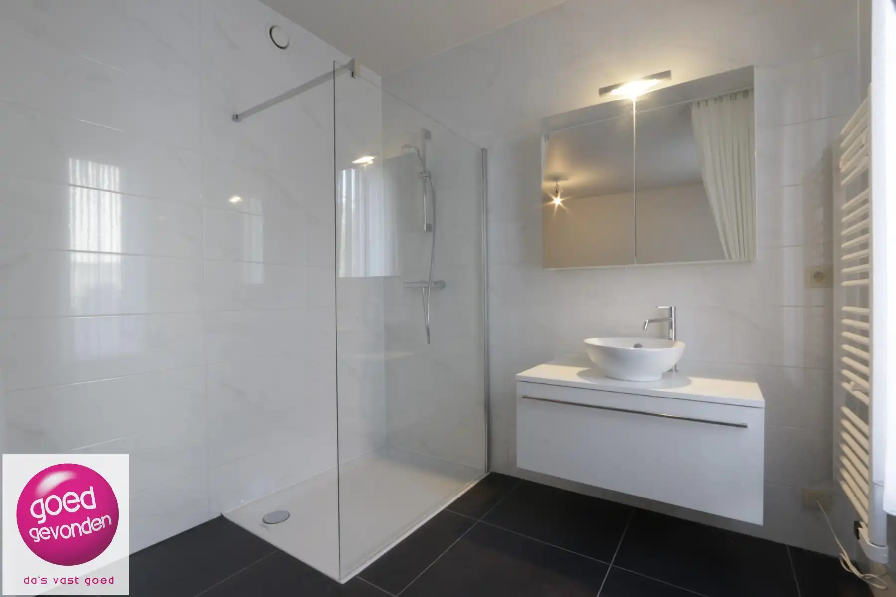 Gelijkvloers app - 1 SLK - Terras + tuin foto 16