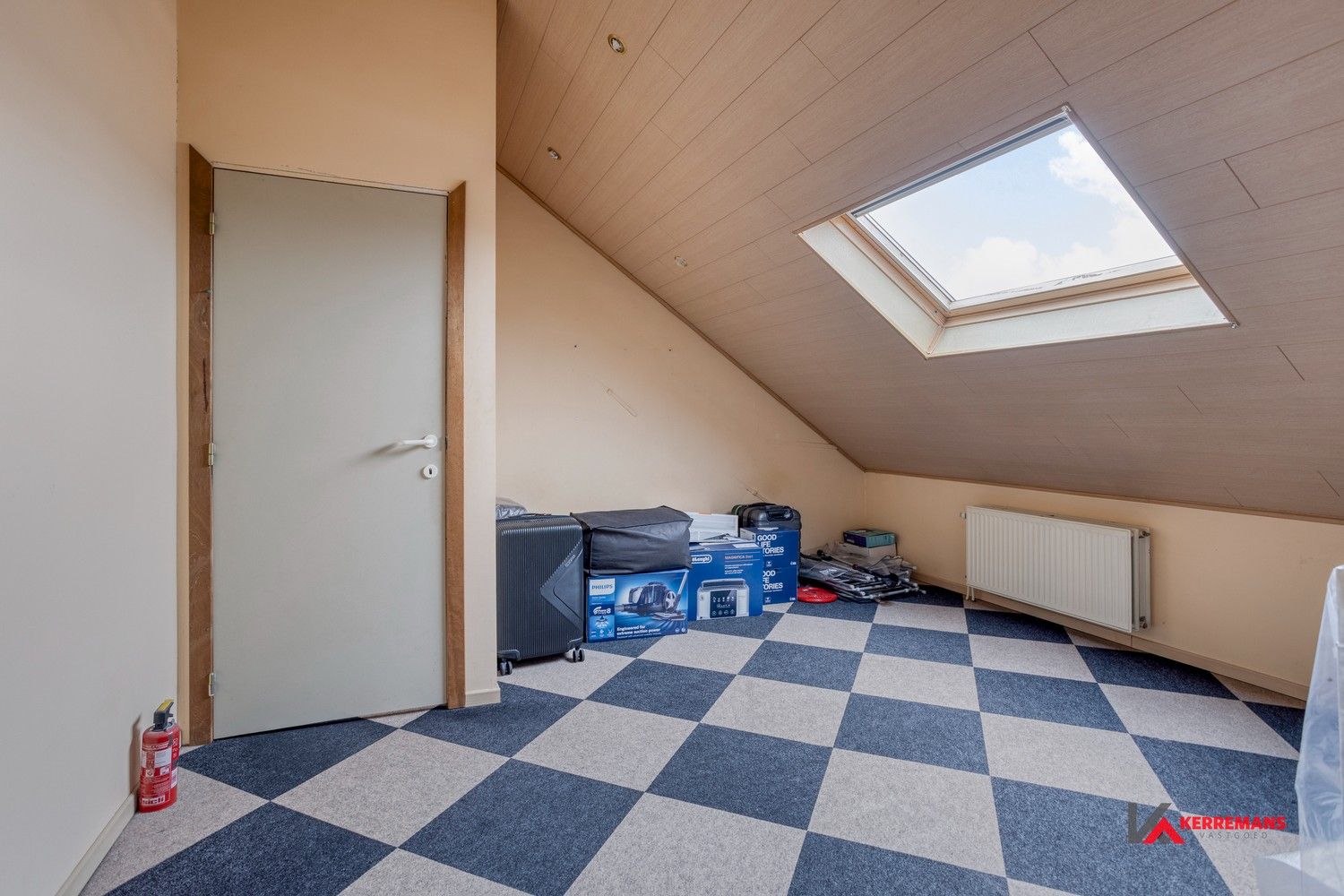 Instapklare woning met 4 slaapkamers, tuin en garage. foto 15
