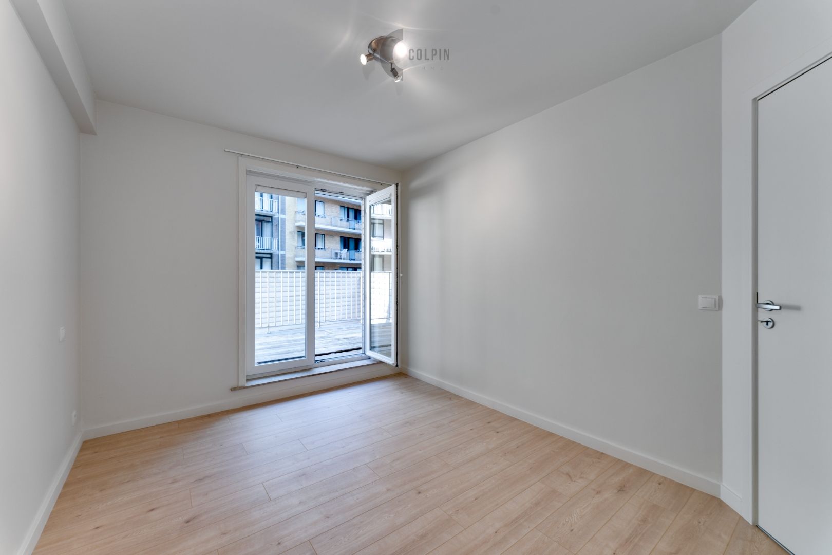 Instapklaar & energiezuinig appartement Te Koop op Toplocatie in Knokke-Heist – Slechts Enkele Stappen van de Zeedijk foto 7