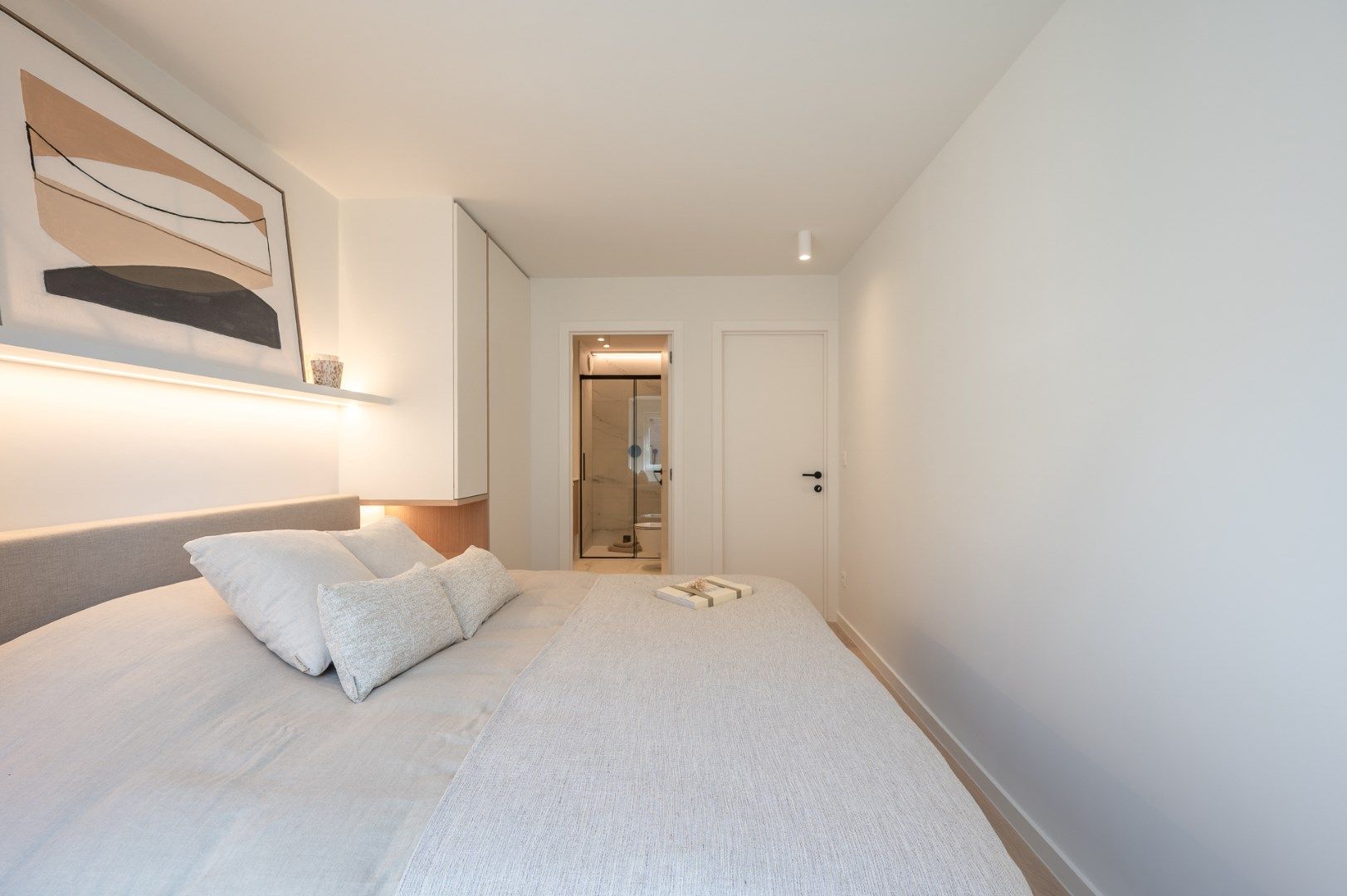 Prachtig gerenoveerd hoekappartement in centrum Knokke vlakbij de Zeedijk en het Van Bunnenplein  foto 17
