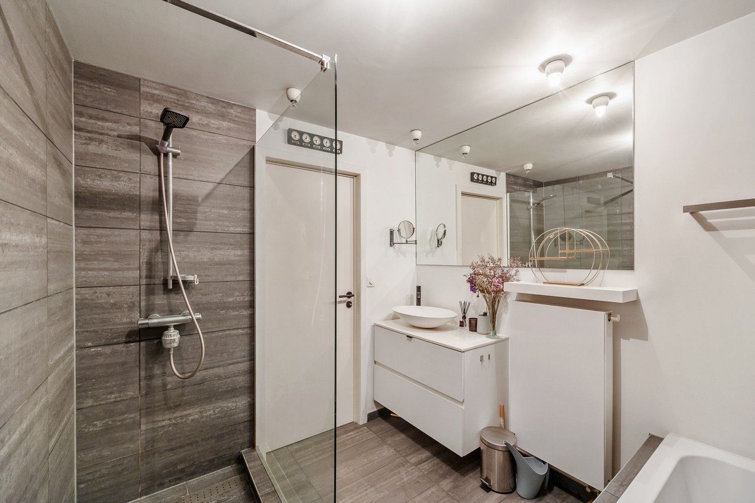 Groen en energiezuinig wonen in alle rust in hartje Antwerpen aan de befaamde Academie foto 12