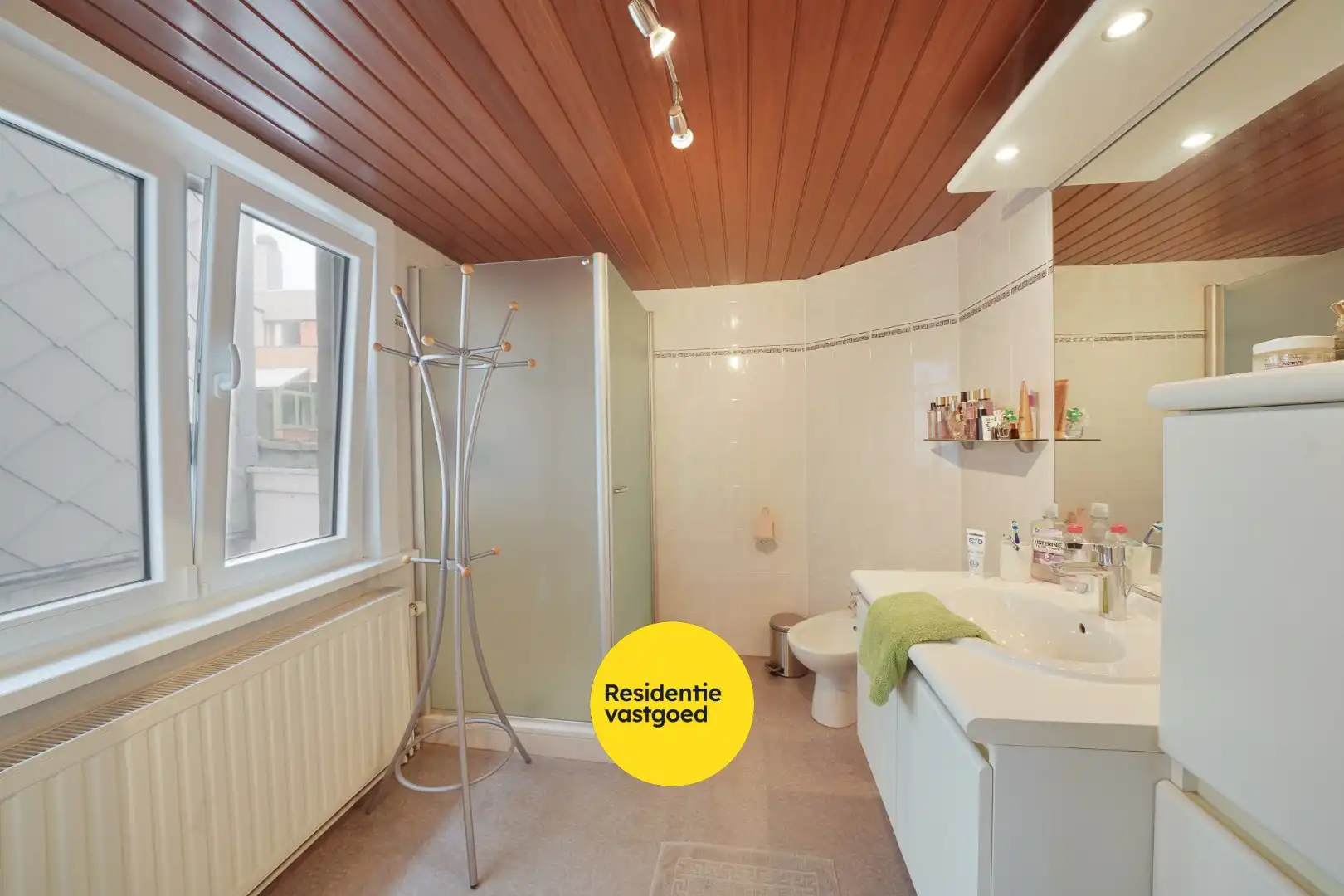 Charmante gezinswoning met 3 slaapkamers te Mariakerke foto 14