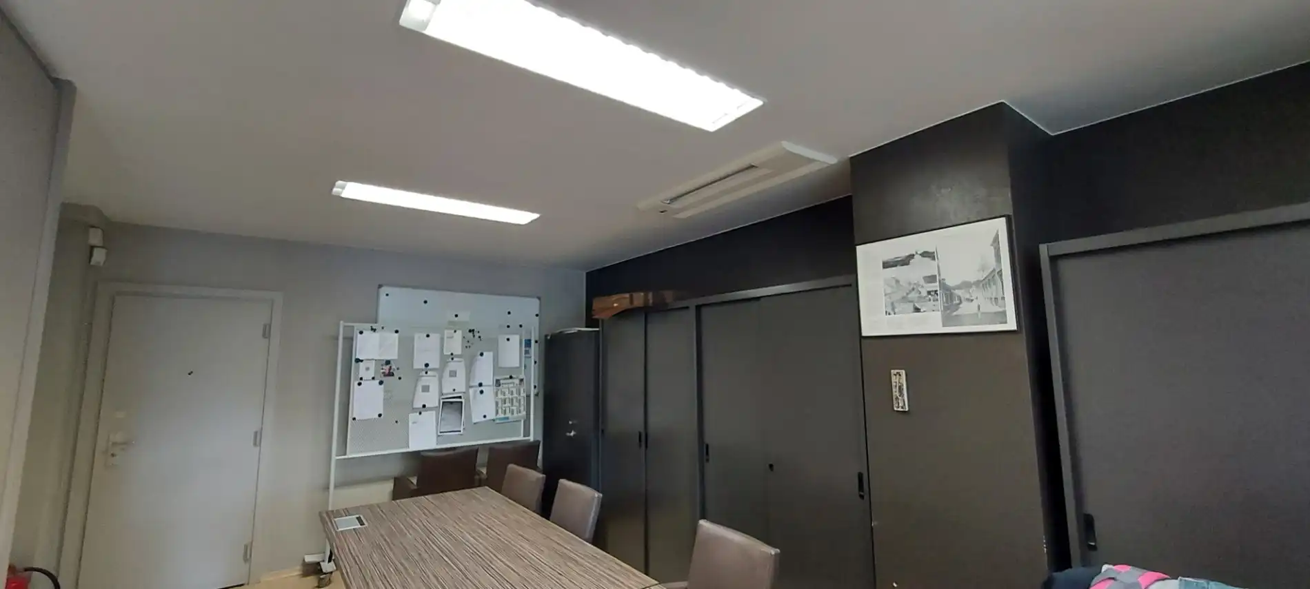 Handelspand / Kantoorruimte van 154 m² in commercieel centrum van Oostduinkerke foto 5