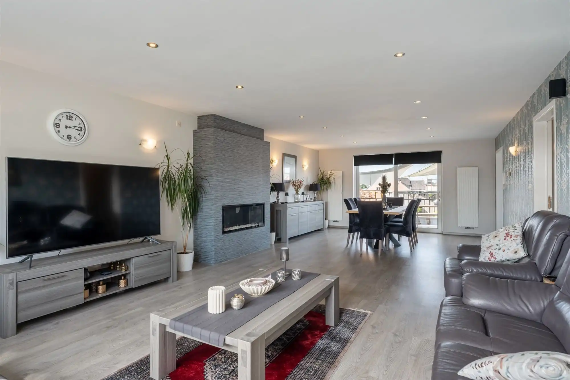 Ruime gezinswoning met garage/werkplaats op een perceel van 8a 97ca te Maaseik foto 11