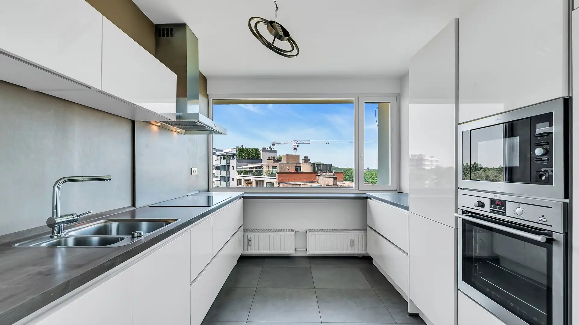 Instapklaar appartement met 2 slaapkamers in het centrum van Genk foto 5