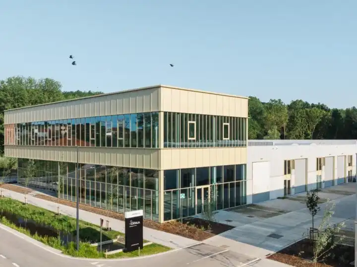 Drogenbos: Nieuwbouw magazijn van 942 m² TE KOOP foto 2