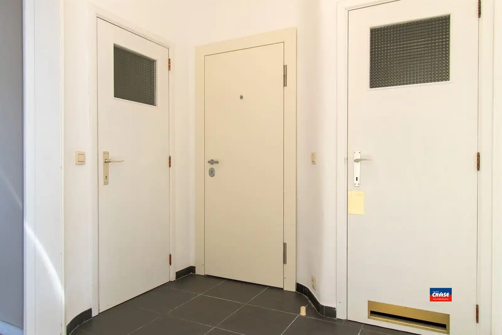Lichtrijk appartement met terras op de eerste verdieping foto 11