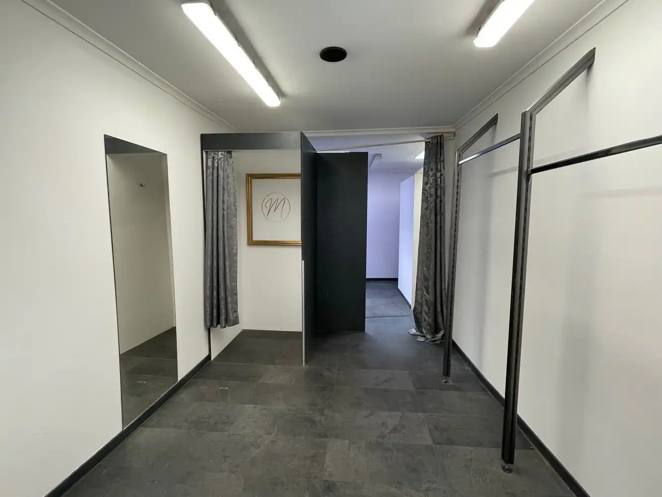 Woning met handelsruimte en 2 appartementen foto 3