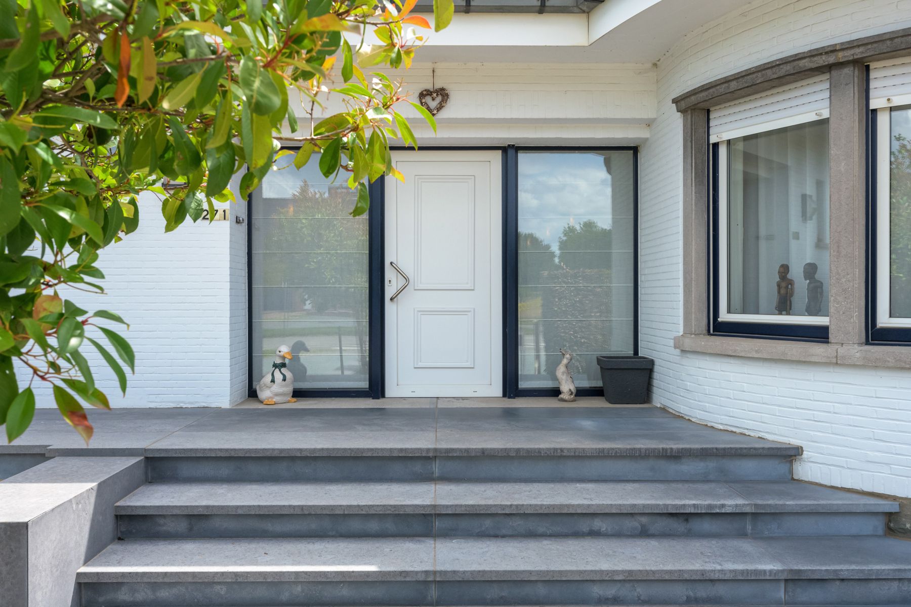 Statige villa: 6 slpk’s met tuin & praktische loods ! foto 4