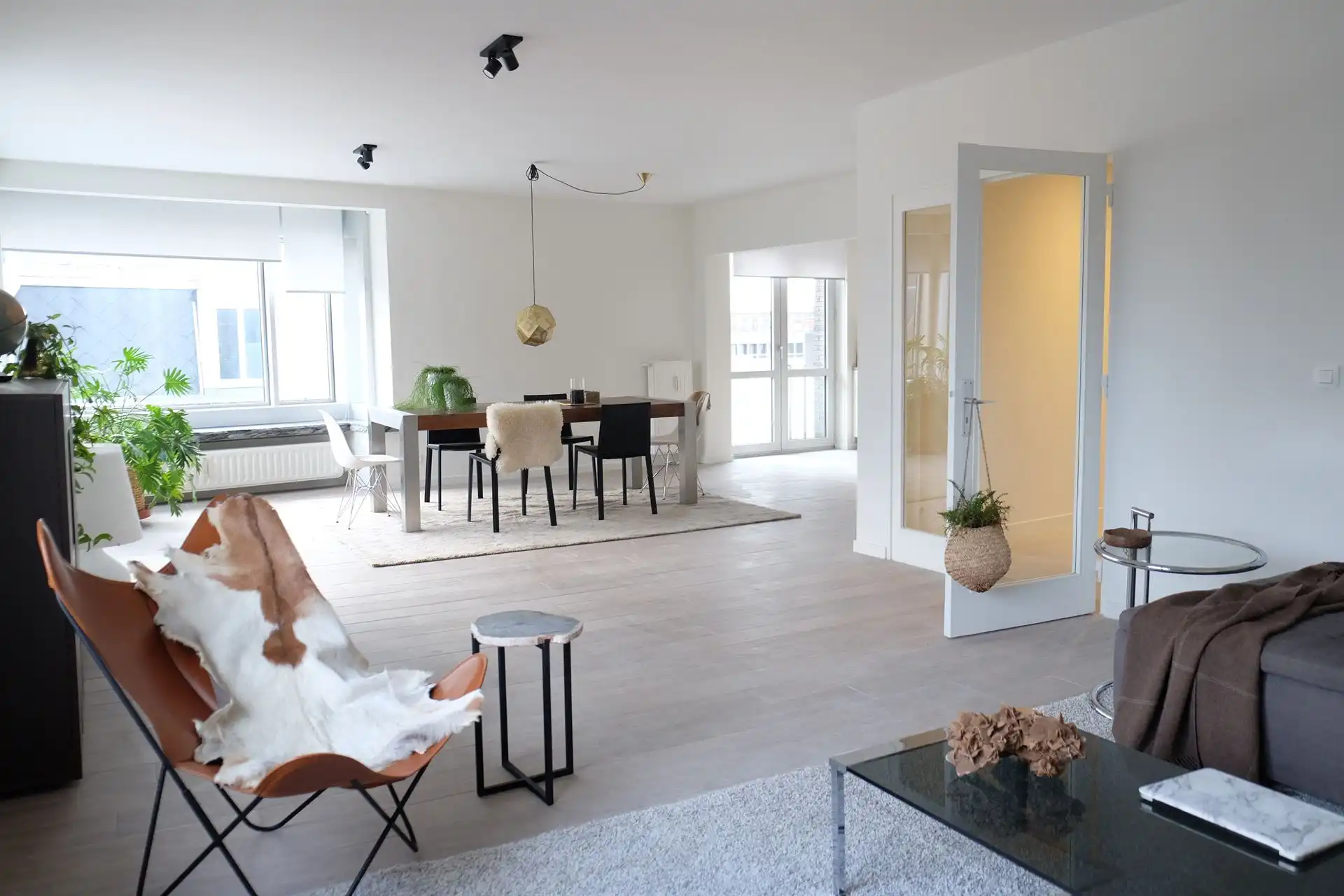 CENTRAAL GELEGEN APPARTEMENT foto {{pictureIndex}}