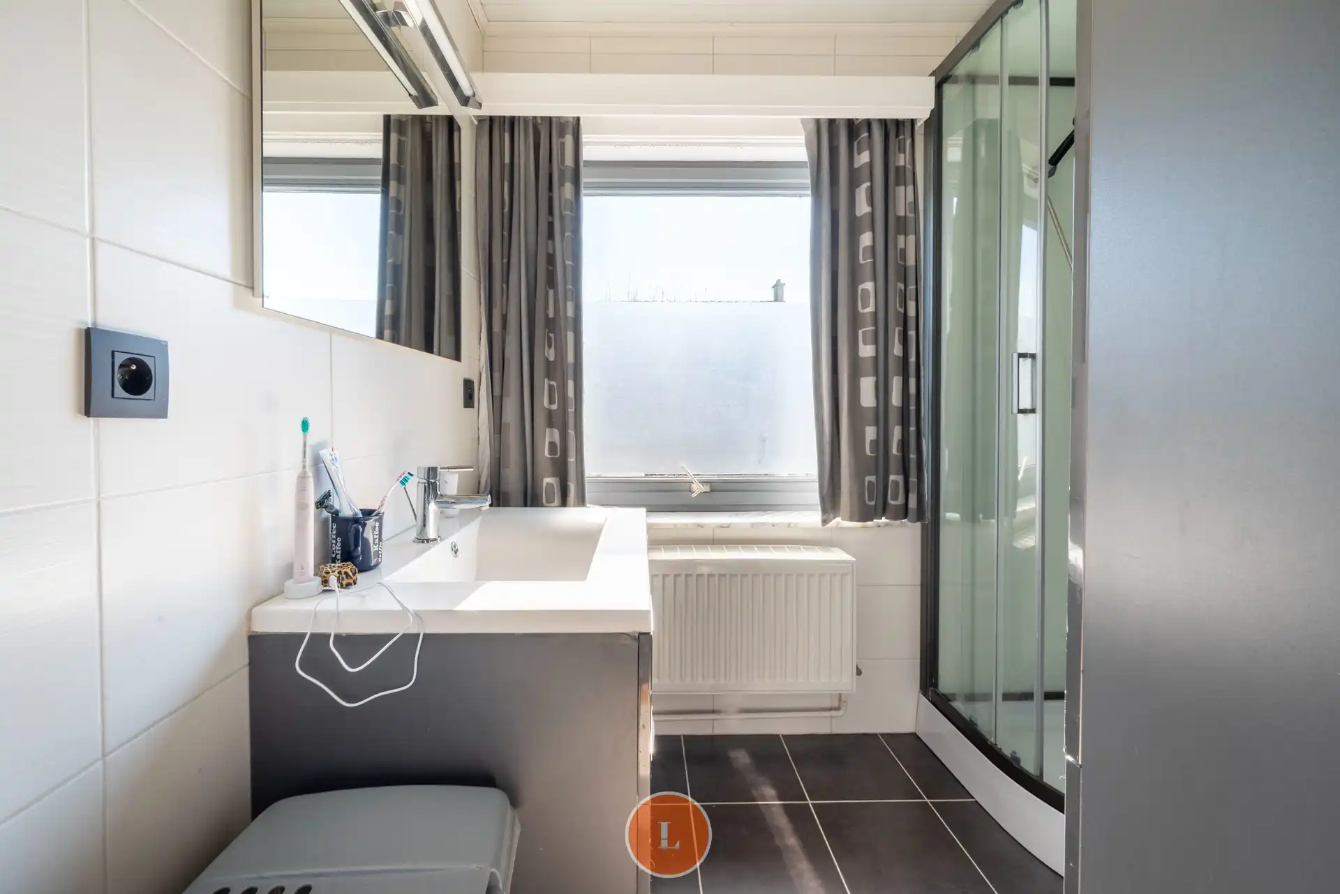 Instapklare gezinswoning in rustige, doodlopende straat met 4 kamers en garage foto 14