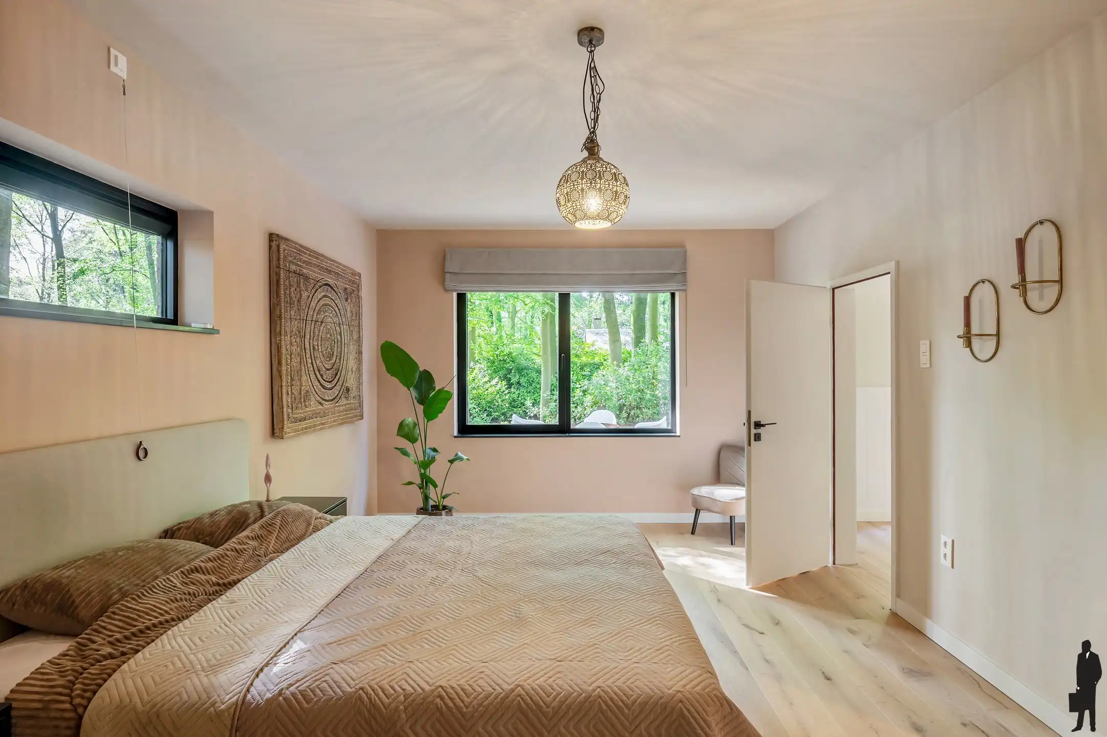 Volledig vernieuwde laagbouwvilla met 4 slaapkamers op residentiële ligging te Dennendael. foto 32