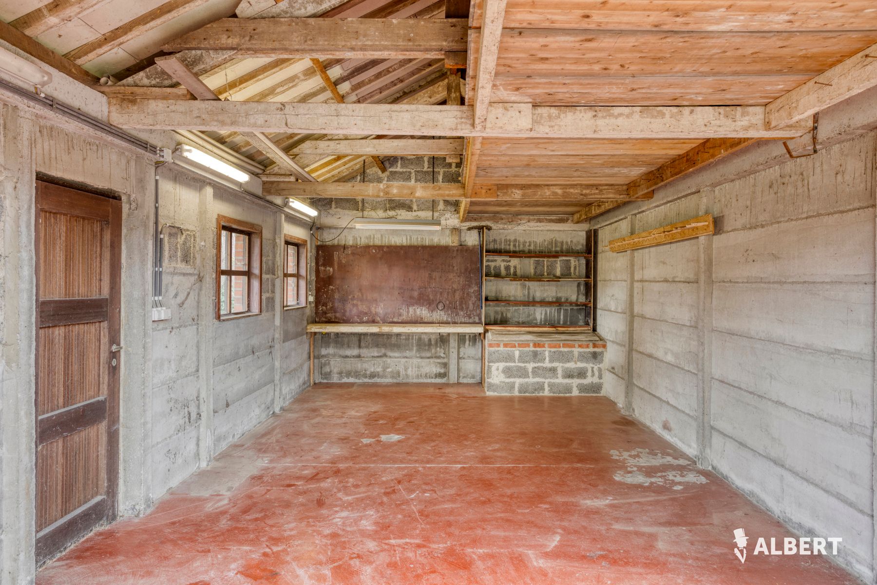 Bungalow met inrichtbare zolder op een ruim perceel foto 14