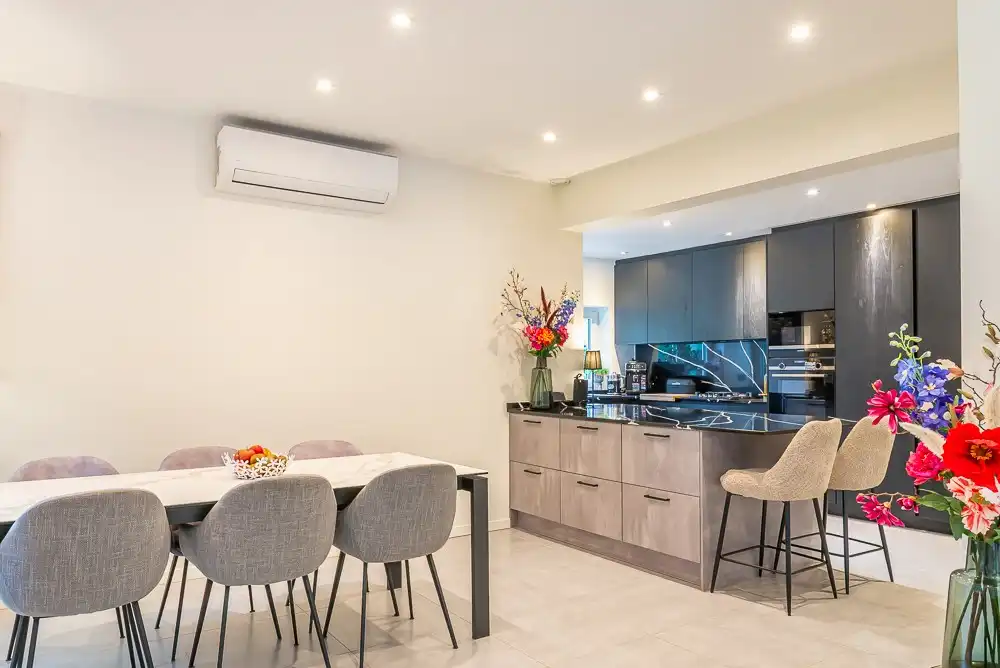 Charmante gerenoveerde woning op toplocatie in Neerharen (Lanaken) foto 12