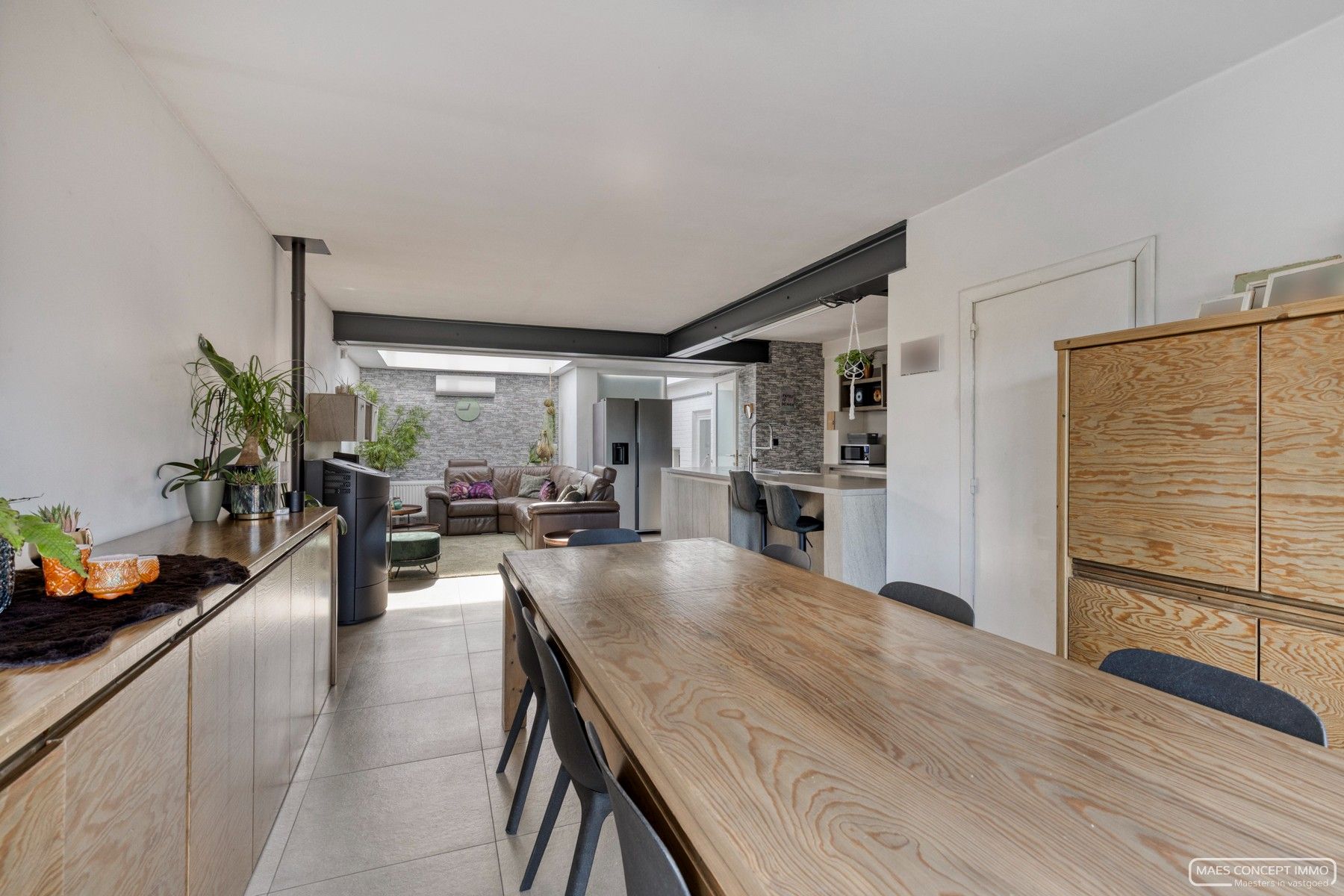 Ruime woning te koop te Waregem op strategische ligging foto 2