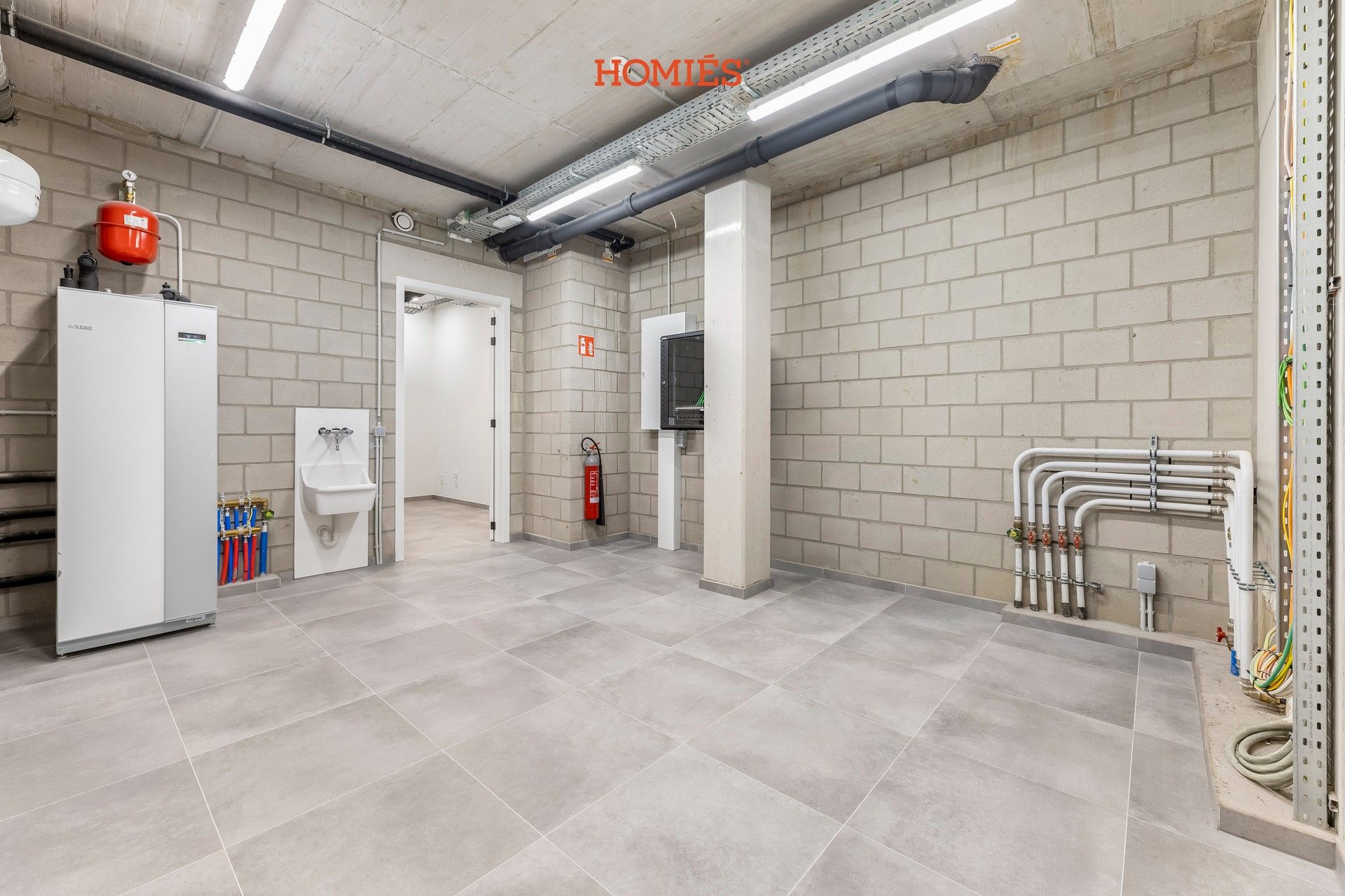 Grote commerciële nieuwbouwruimte te huur foto 9