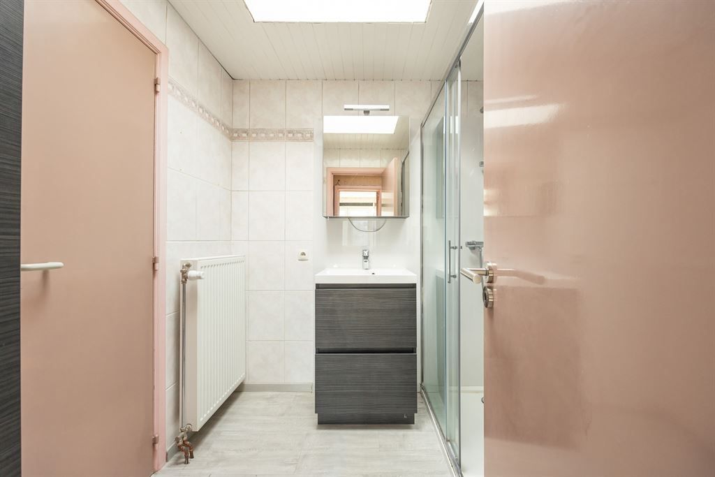 Op te frissen woning in rustige woonwijk! foto 15