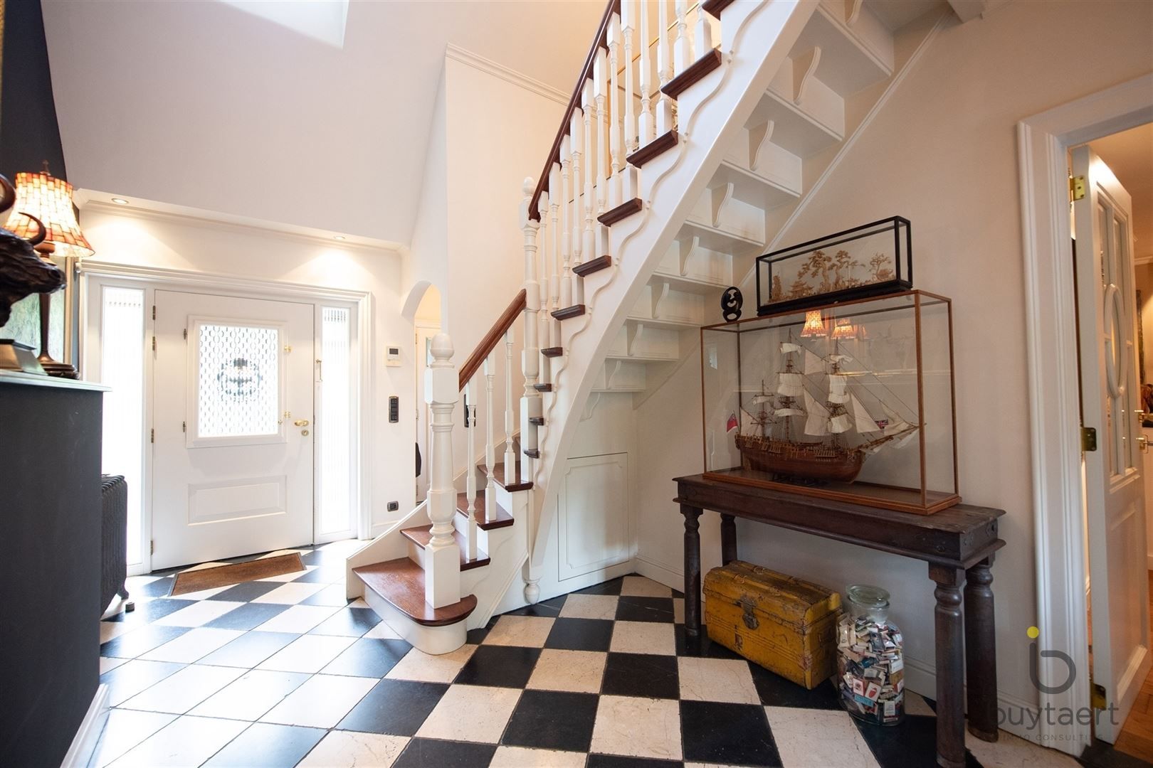 Stijlvolle villa vol originele elementen in het statige groene Koningshof! foto 8