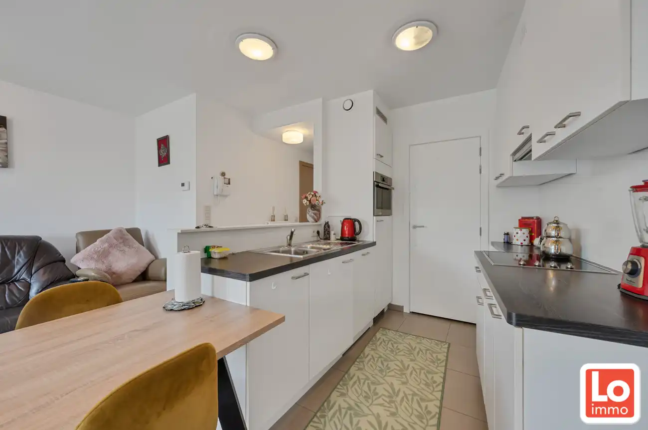 Mooi appartement met 2/3 slaapkamers, 2 badkamers en overdekte autostaanplaats in Centrum Lochristi foto 3
