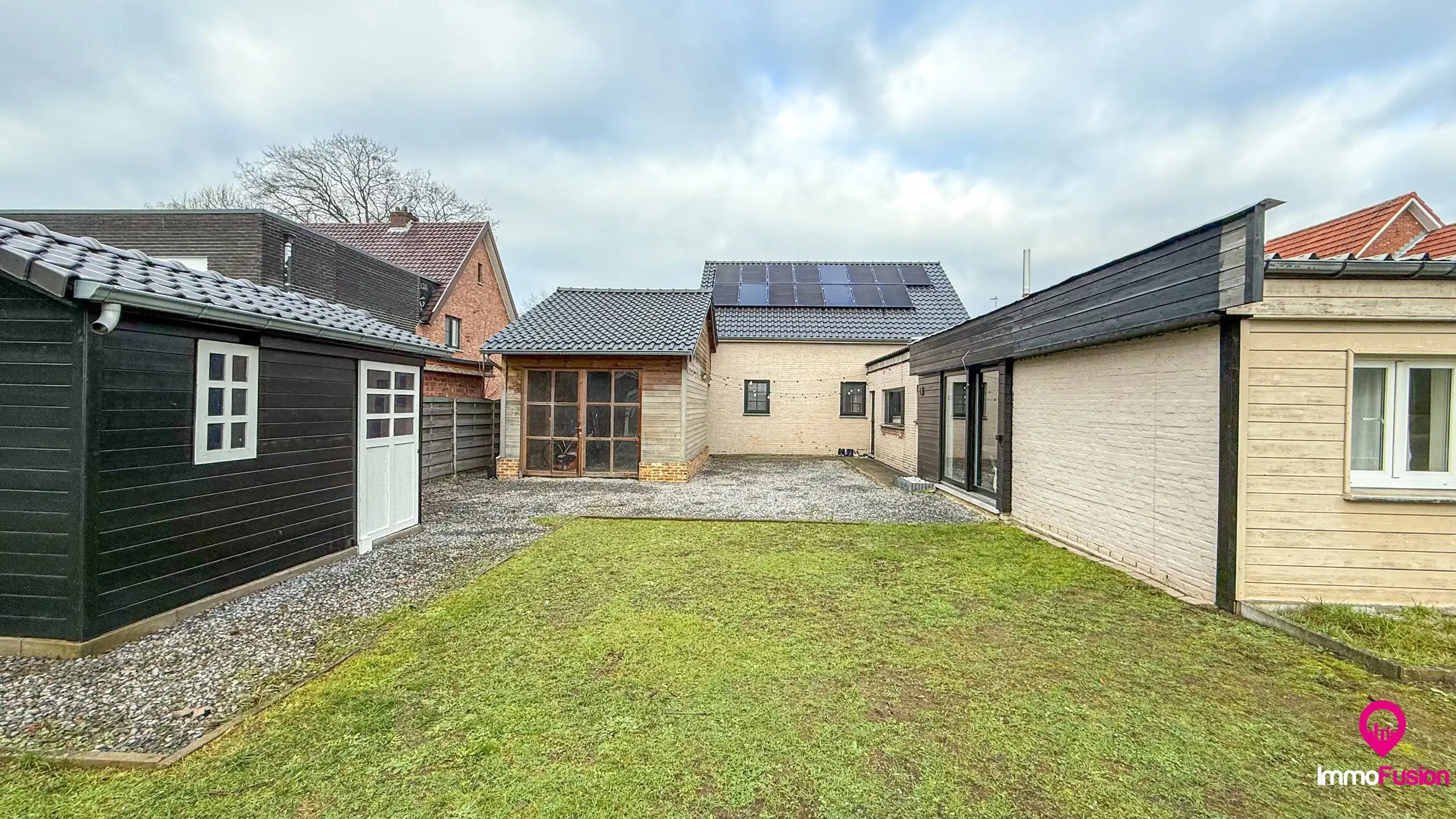 Zeer ruim wonen met 5 slpks en rustig gelegen! foto 39