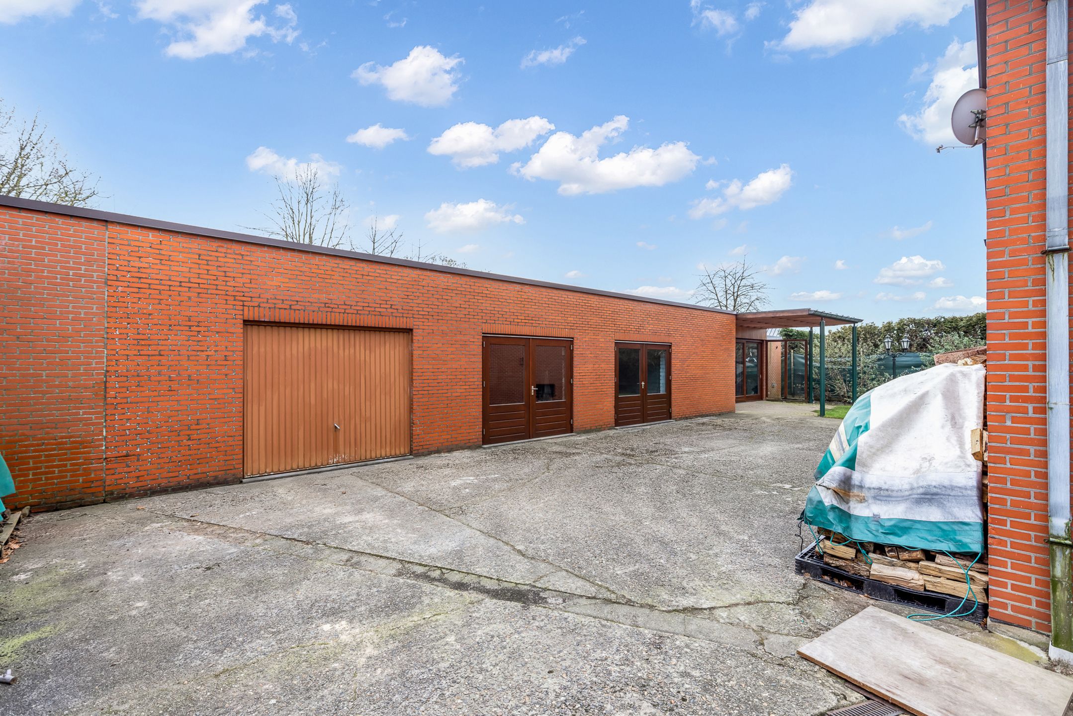 Woning met ruime bijbouw van 200m2 te Diepenbeek foto 6