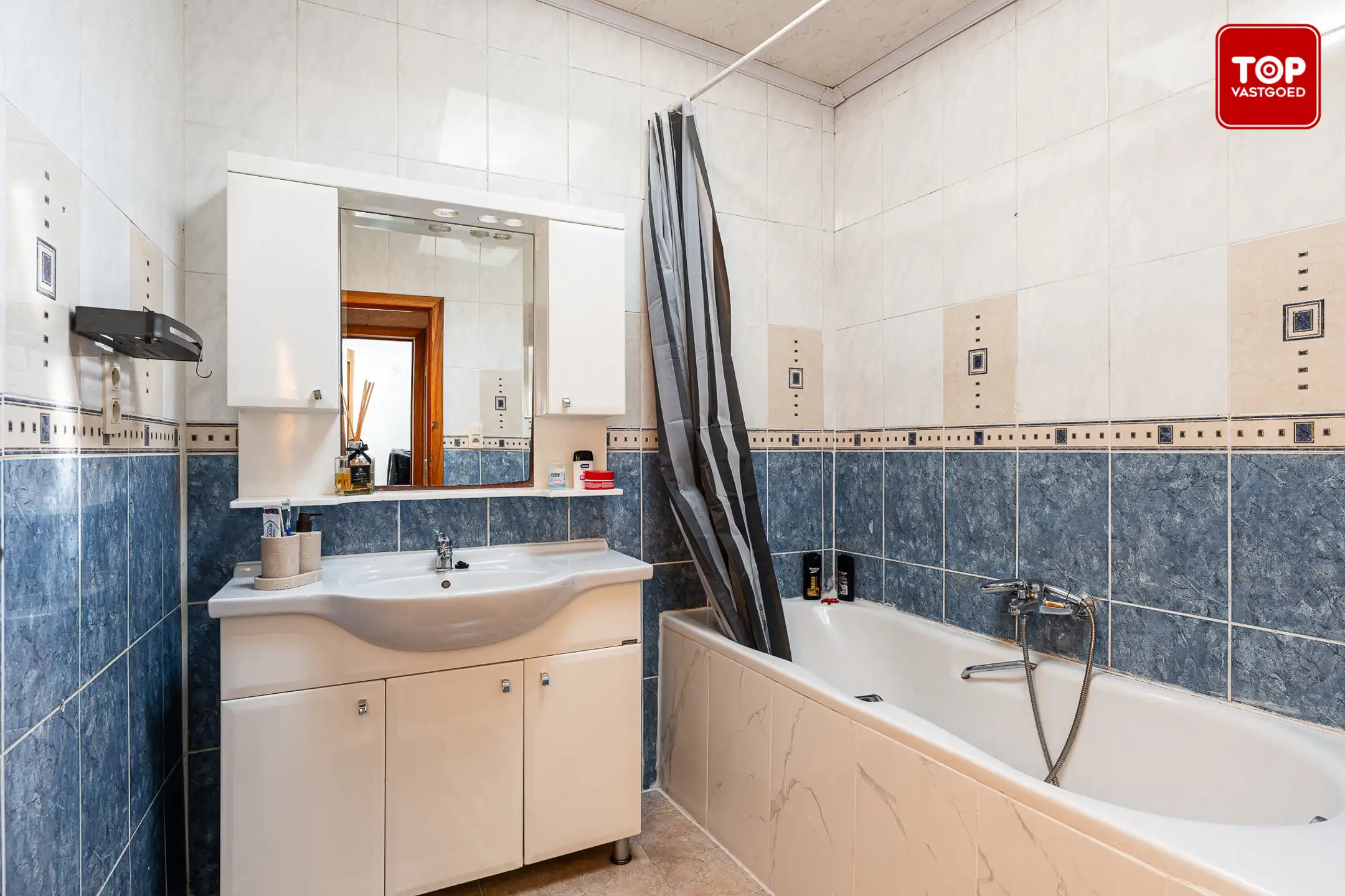 Instapklare woning met 4 slaapkamers op TOPlocatie foto 14