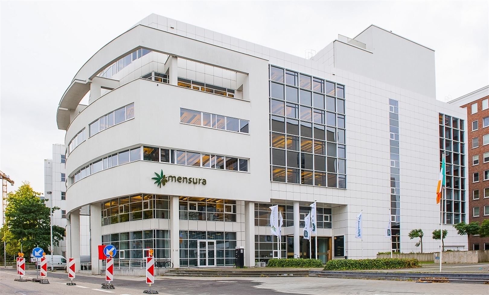 Kantoren te huur in M House foto {{pictureIndex}}