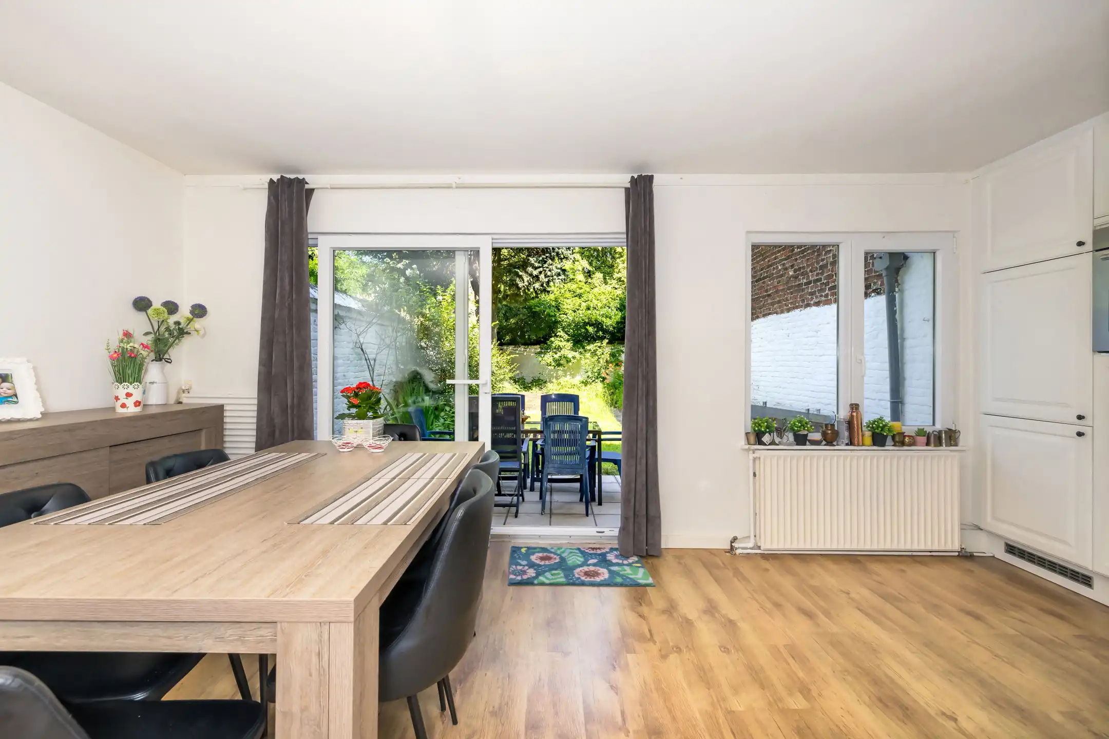 APPARTEMENTENGEBOUW MET 4 ERKENDE WOONEENHEDEN   foto 3