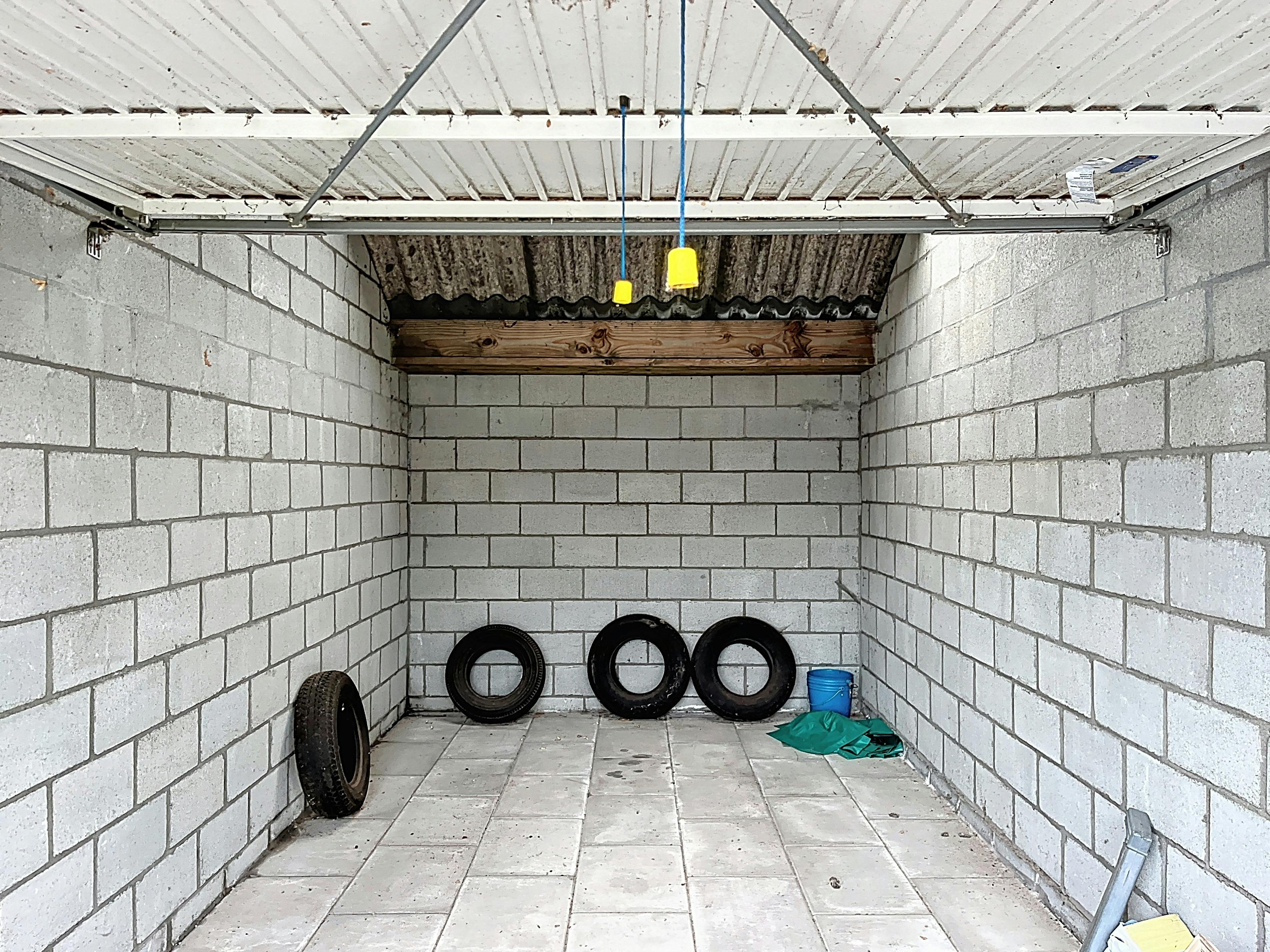 Garagebox te koop op toplocatie in centrum Brugge foto 6